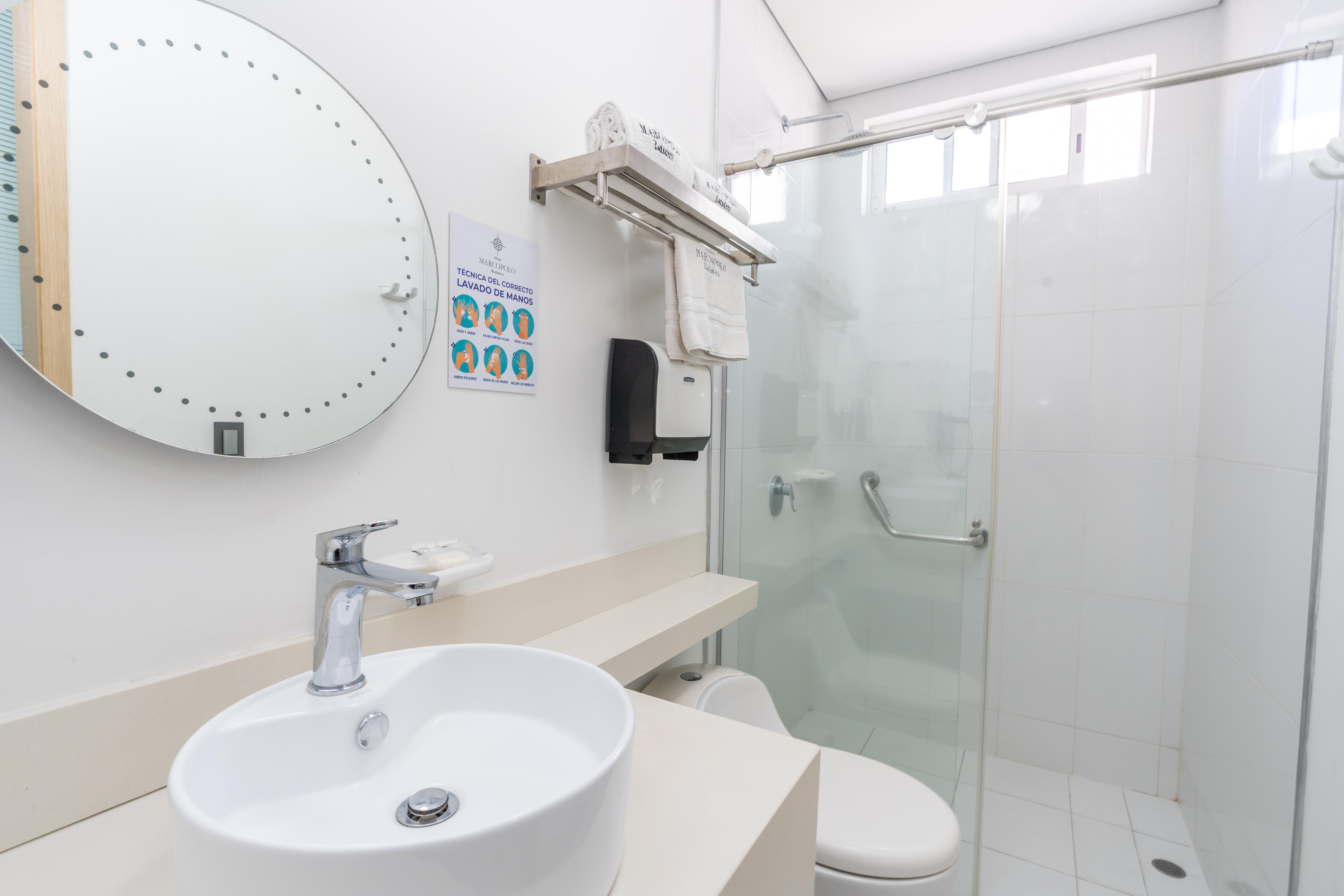 Baño Hotel Marco Polo Rodadero