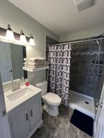Alquiler Vacacional - 1 Bed 1 Bath Cozy Apartment NE CR Close to Coe College and Mt. Mercy University