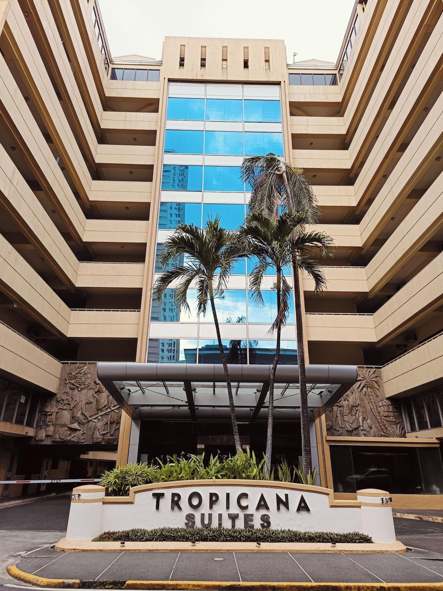 Vista Exterior Tropicana Suites