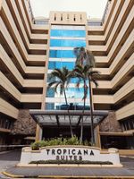 Alojamiento - Tropicana Suites