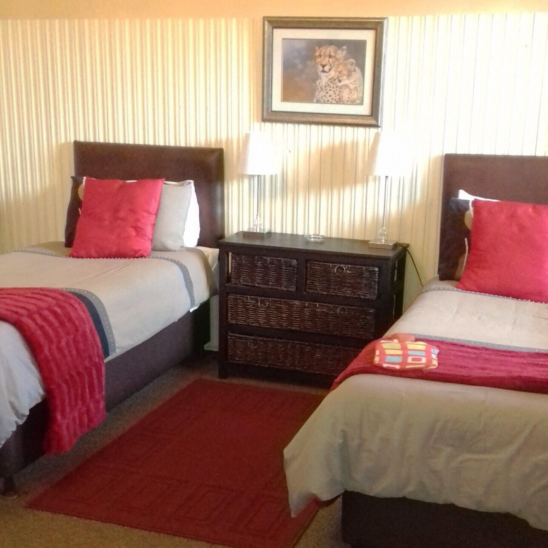 Varios Kestell Hotel