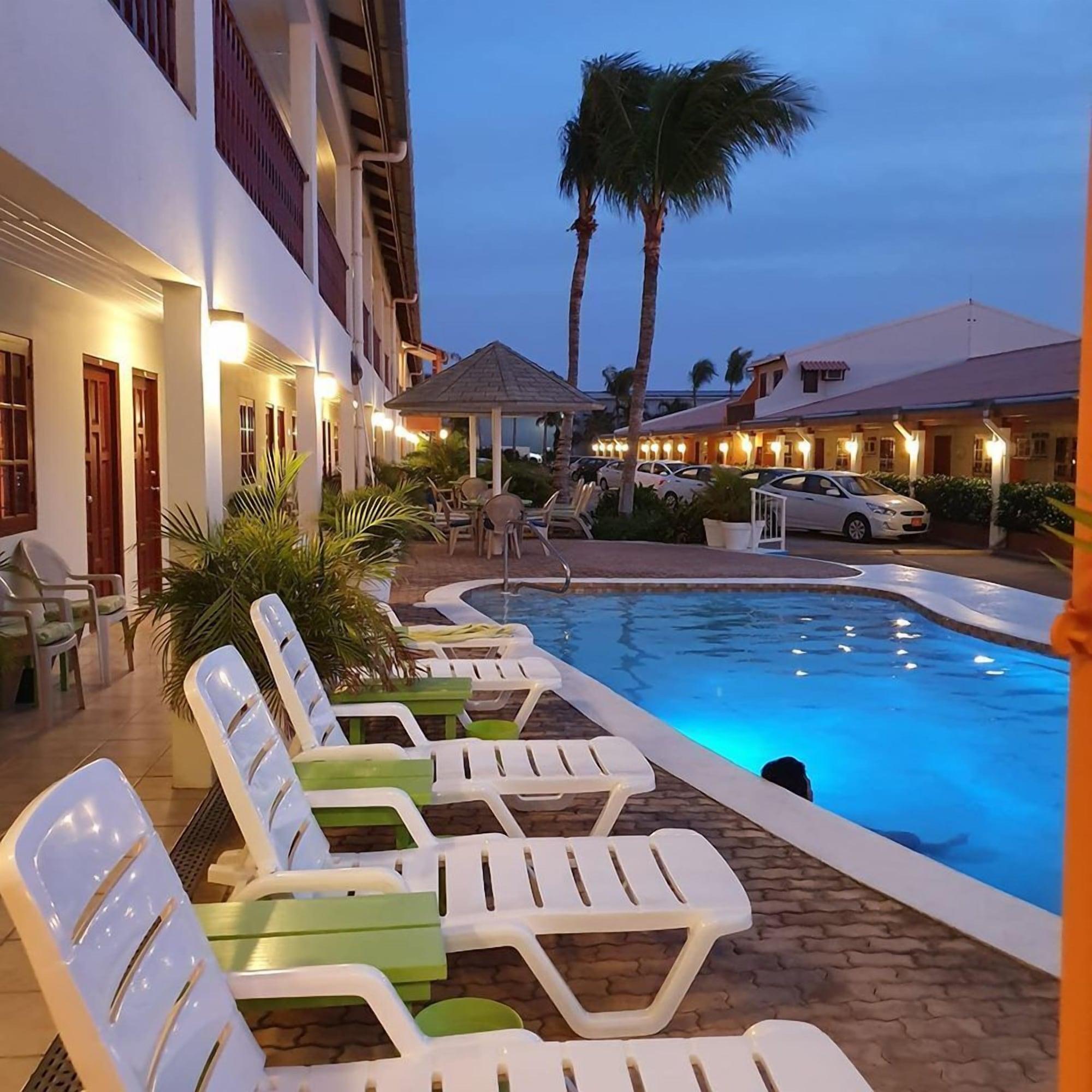 Vista Piscina Aruba Quality Apartments & Suites