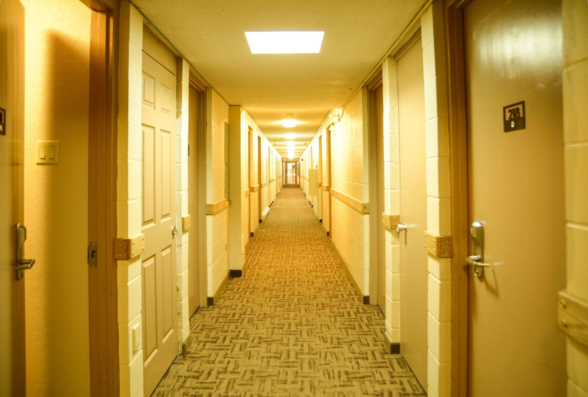 Vista Lobby Morden Motor Inn