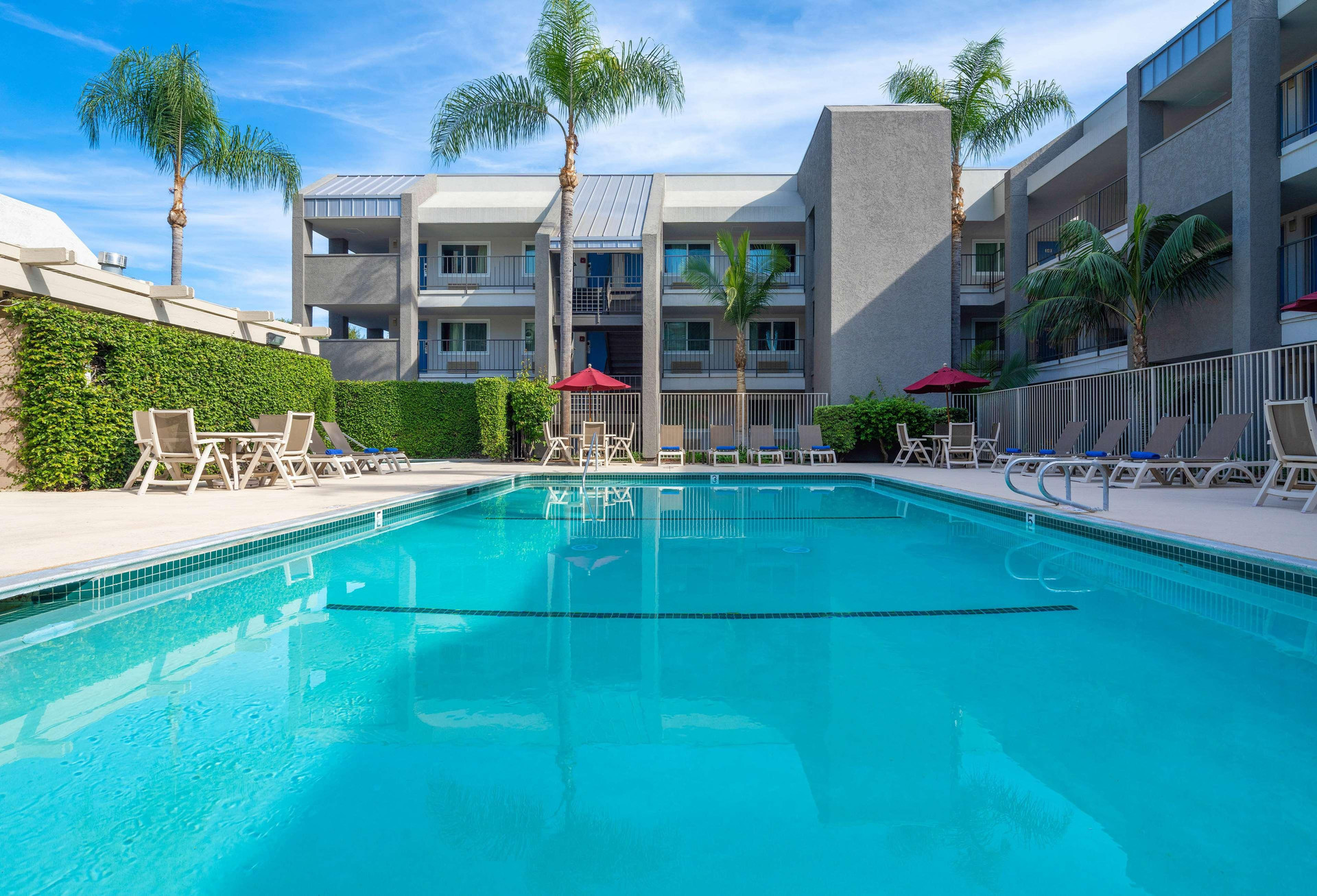 Vista Piscina Motel 6 Anaheim Maingate
