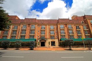 Alojamiento - Hotel Windsor House Inn By GEH Suite