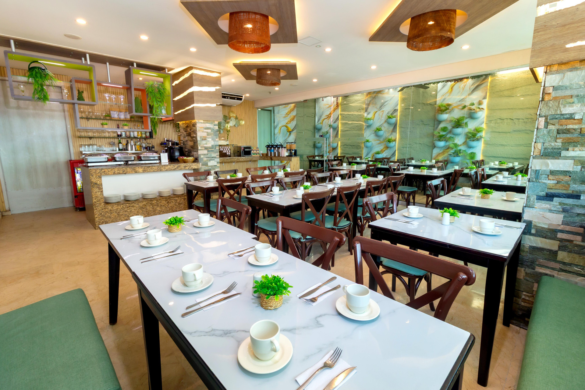 Restaurant Hotel Aixo Suites By Geh Suites