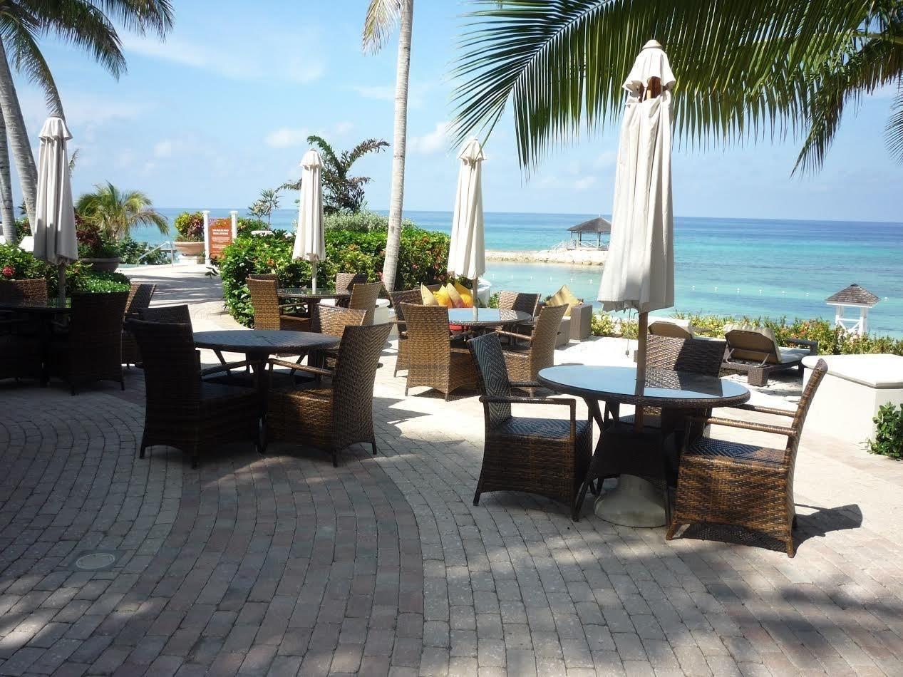 Restaurant Palmyra Luxury Beach Condo