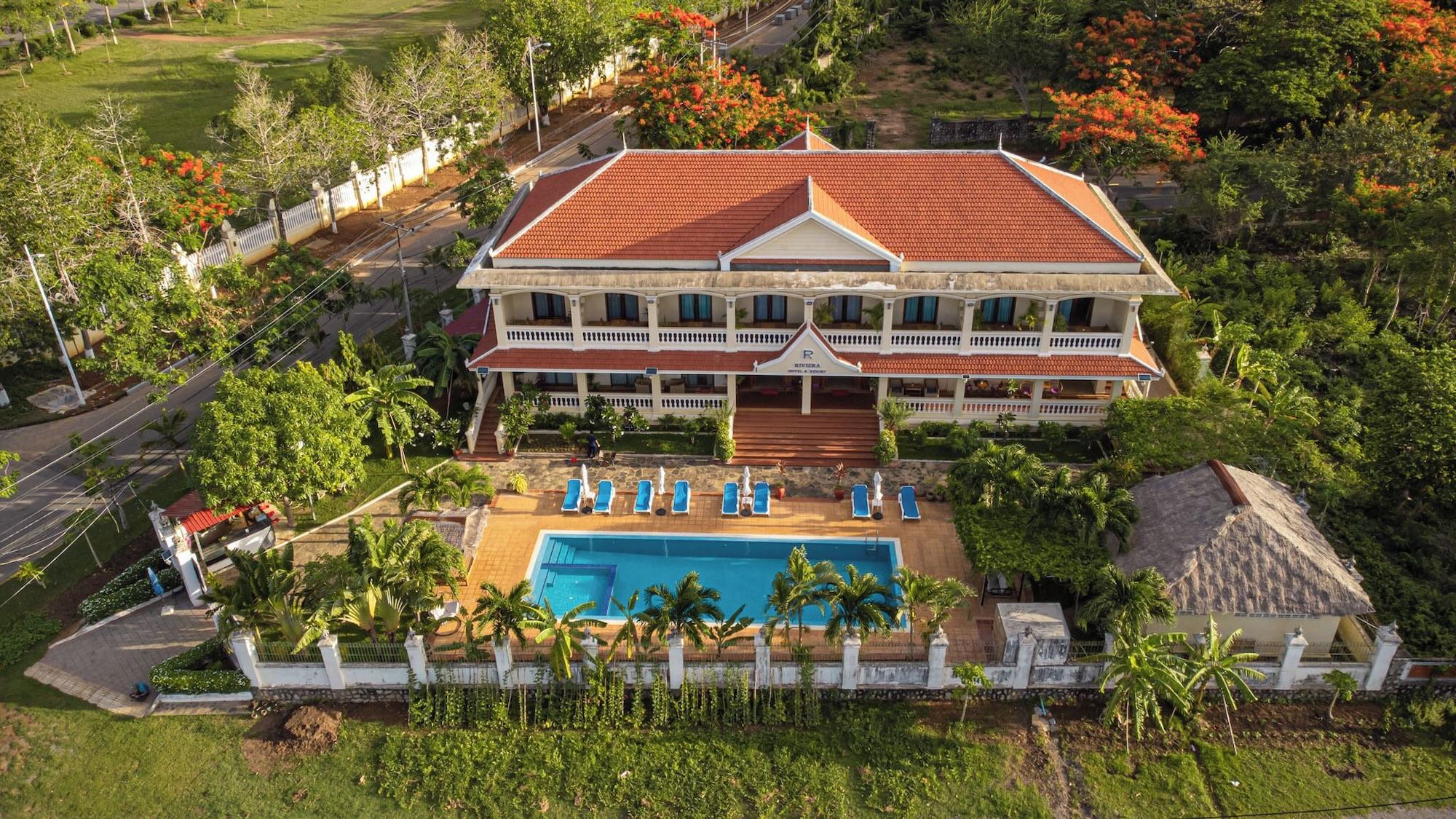 Vista Exterior Riviera Hotel & Resort Kep