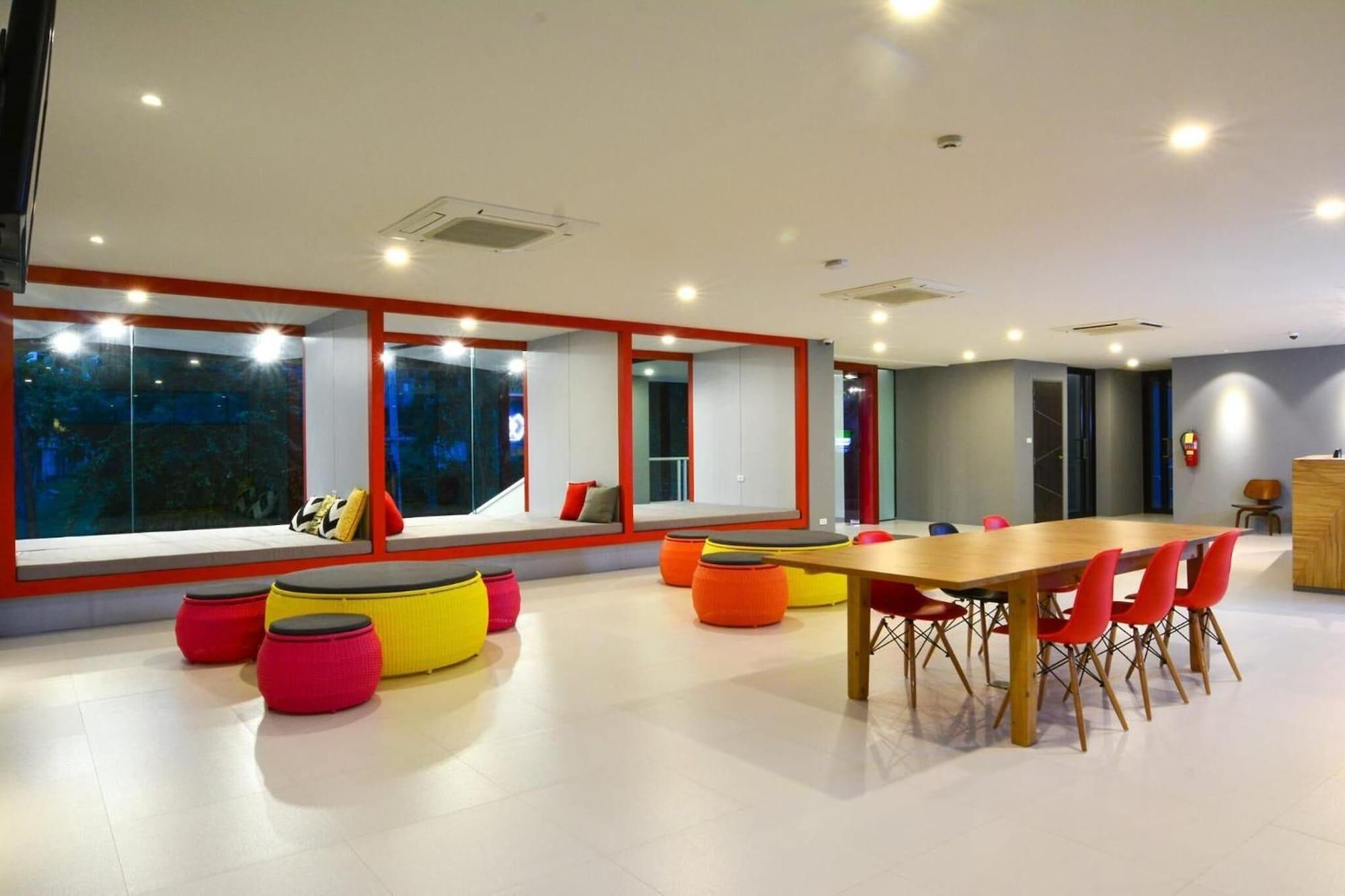 Vista Lobby Wake Up Aonang Hotel