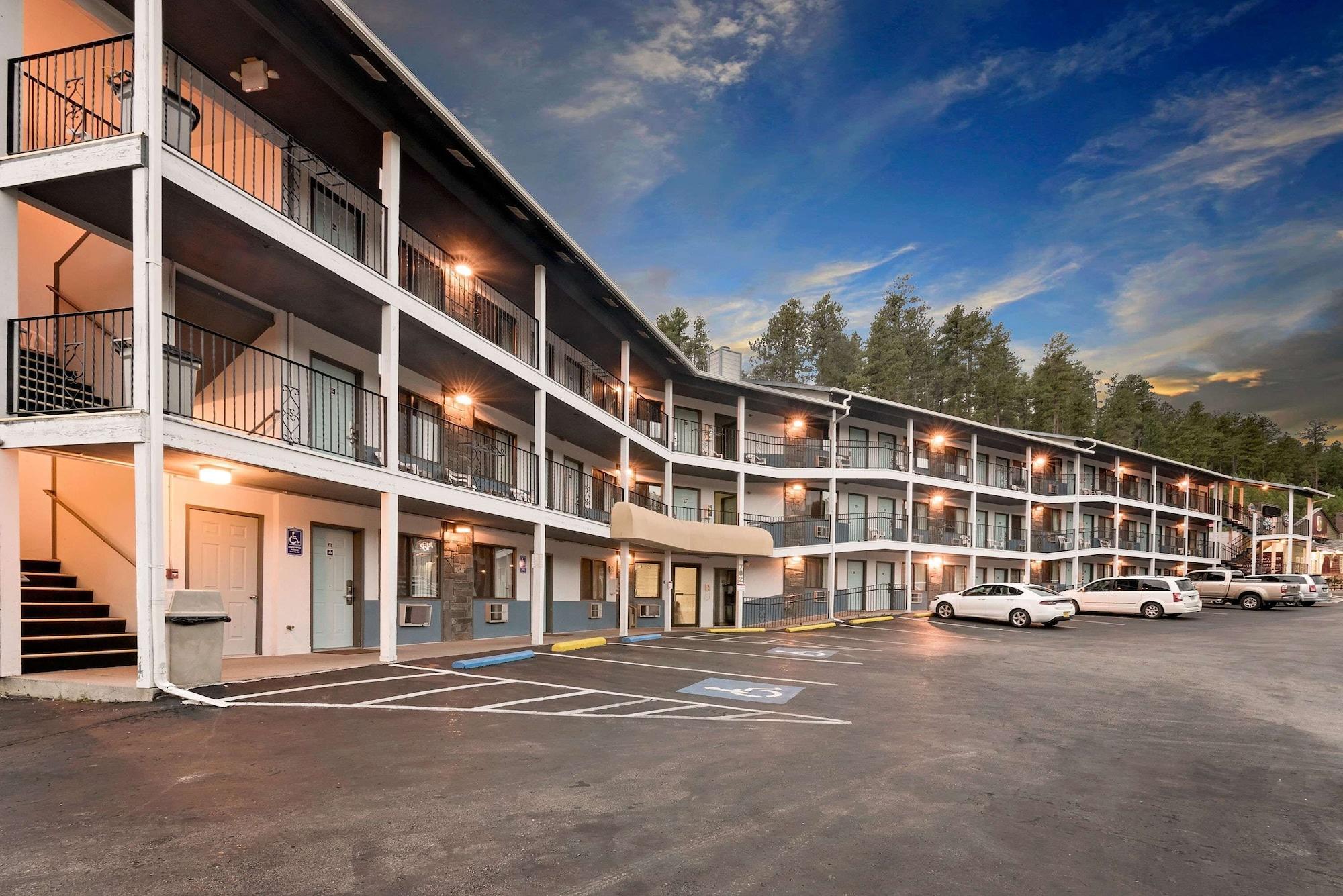 Varios Super 8 by Wyndham Keystone/Mt. Rushmore