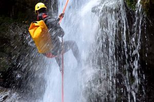 Actividad - Rápel en el cañón del Secreto y cueva del Mohán