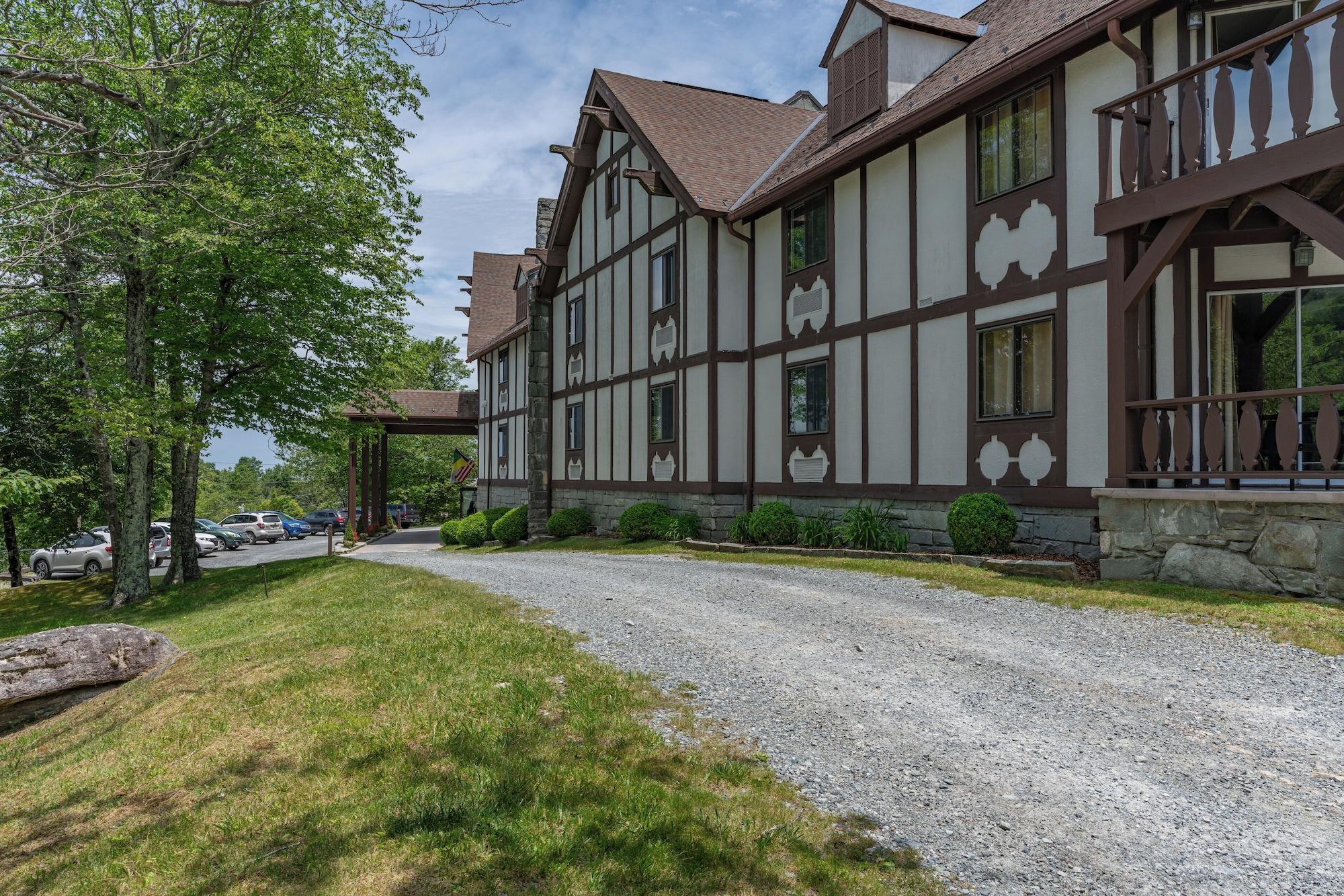Vista Exterior 4 Seasons at Beech Mountain