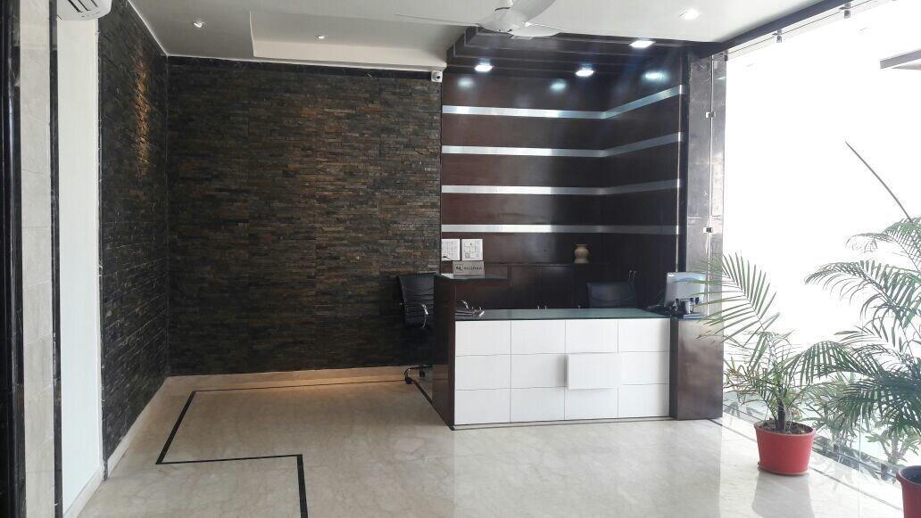 Varios Hotel Royal inn