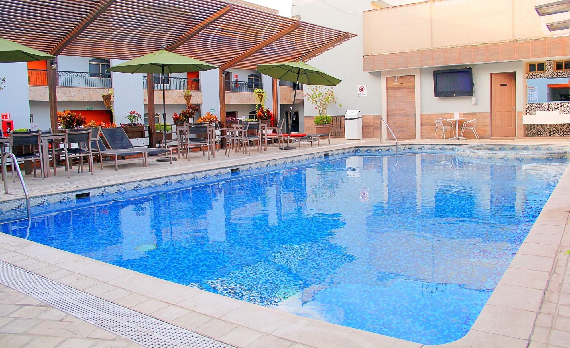 Vista Exterior Hotel Monterreal