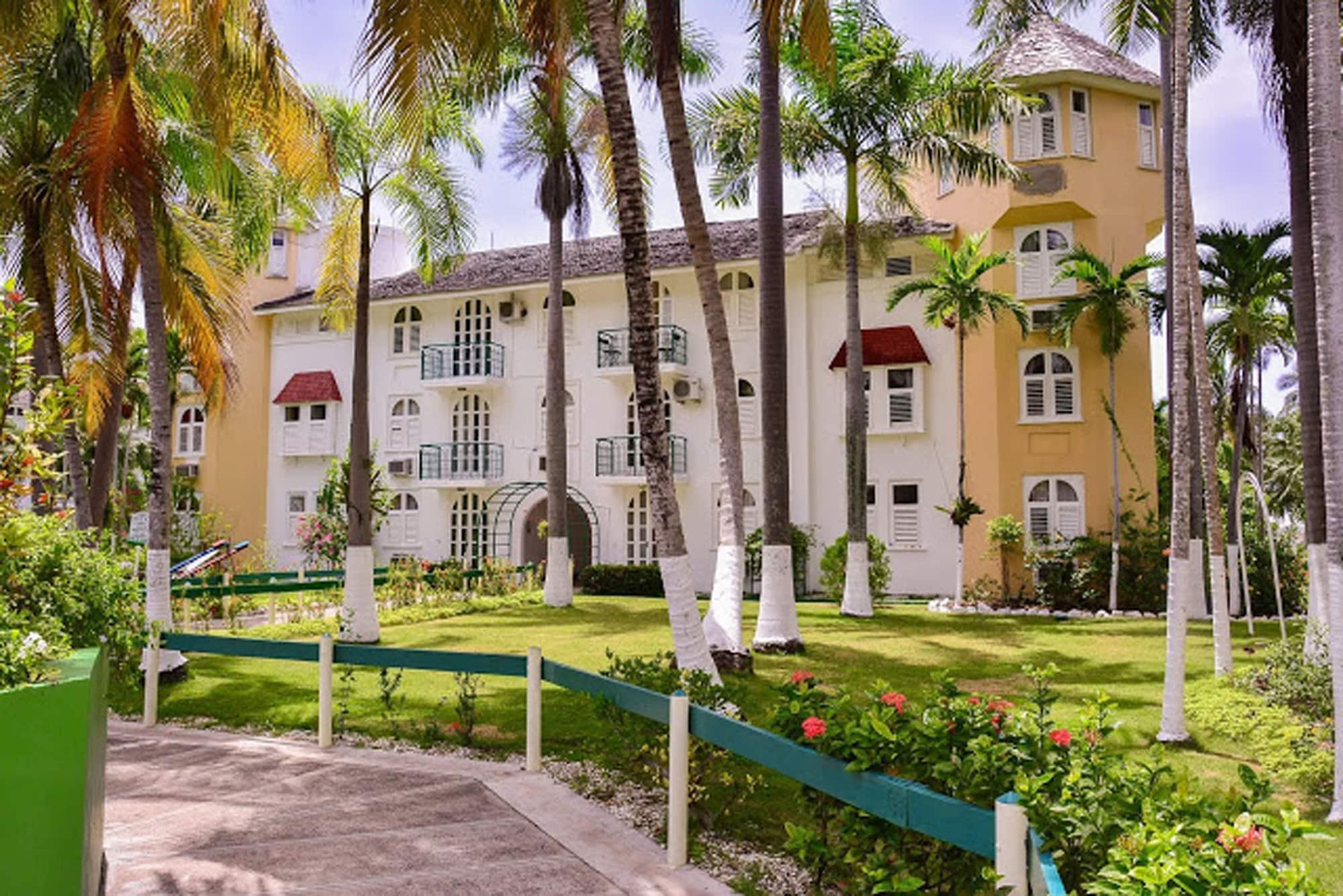 Vista Exterior Tidal Waves at Sandcastles