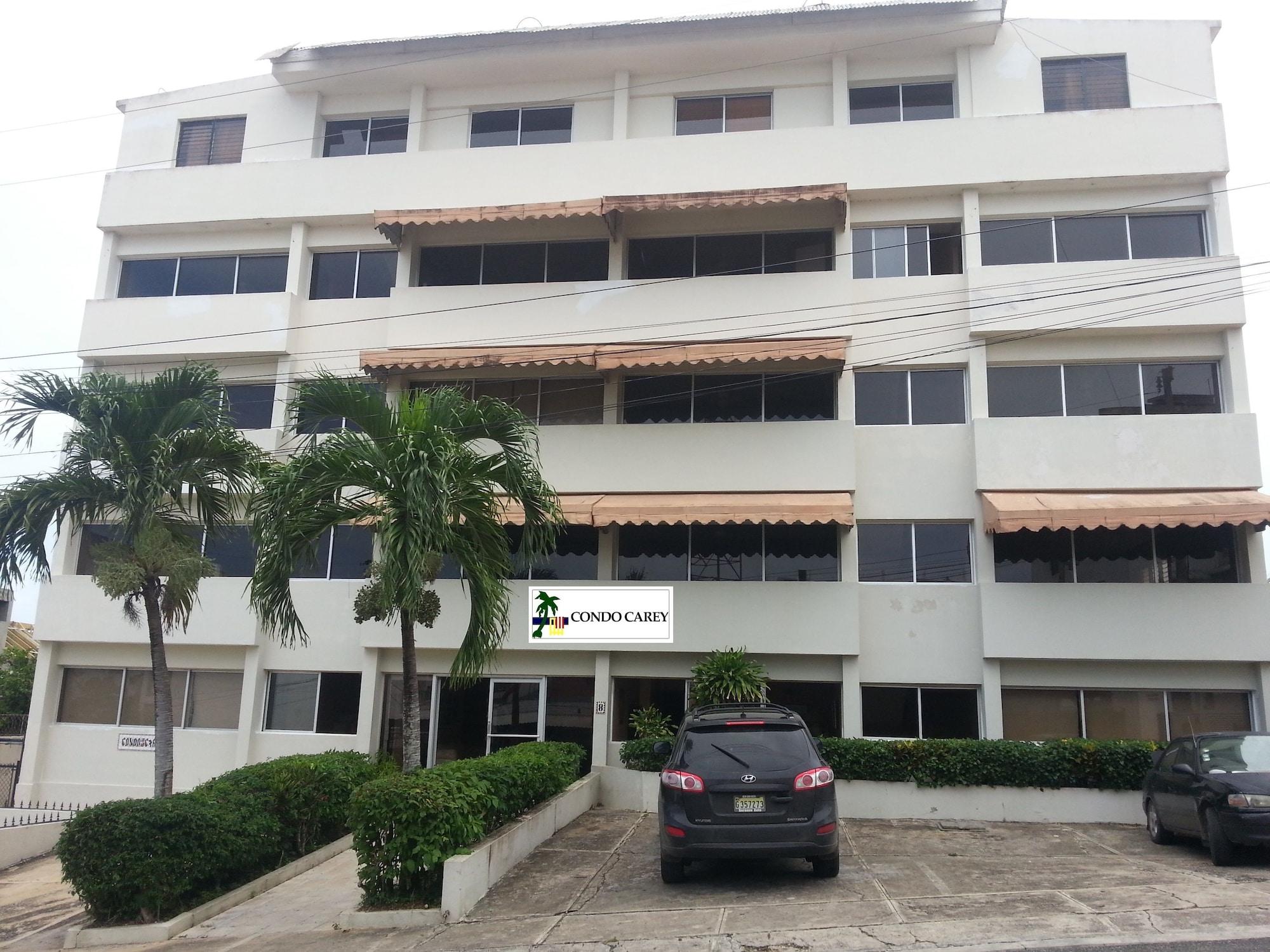 Vista Exterior Condo Carey