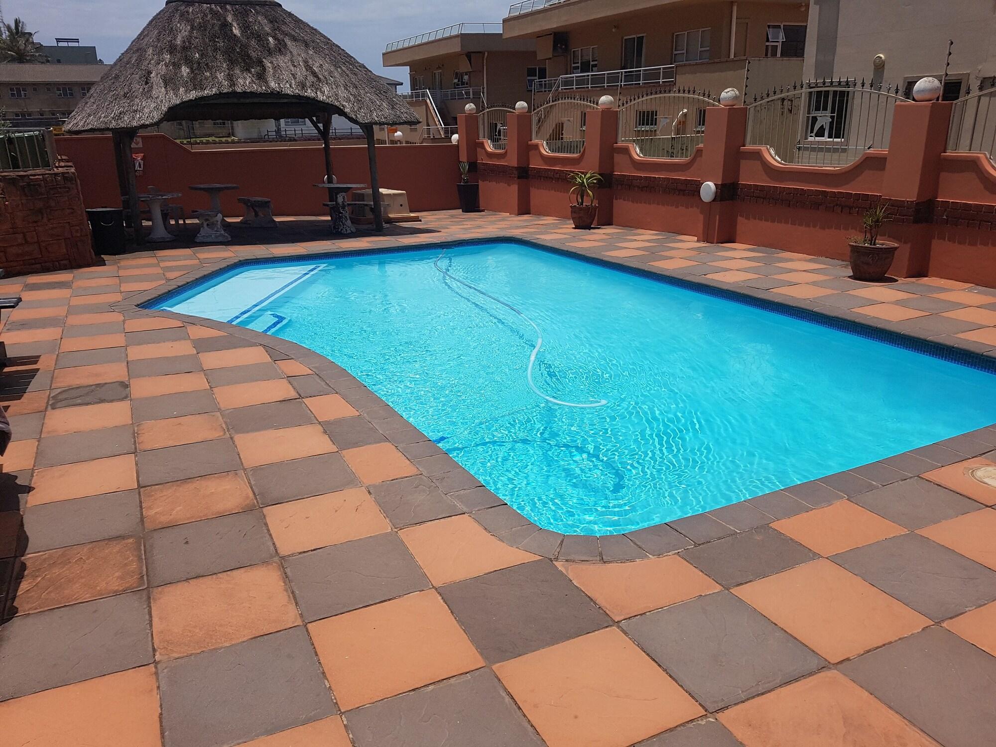 Vista Piscina Golden Dawn Chalets