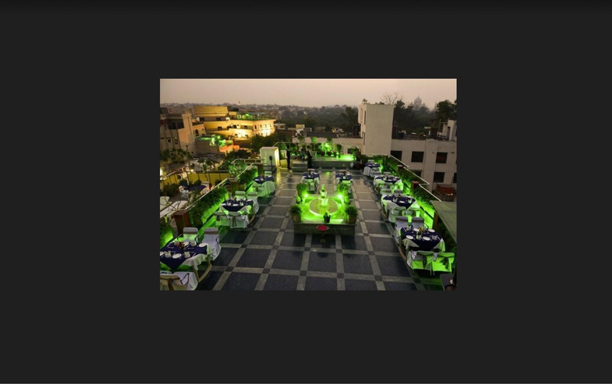 Bar/Salón Hotel Taj Resorts