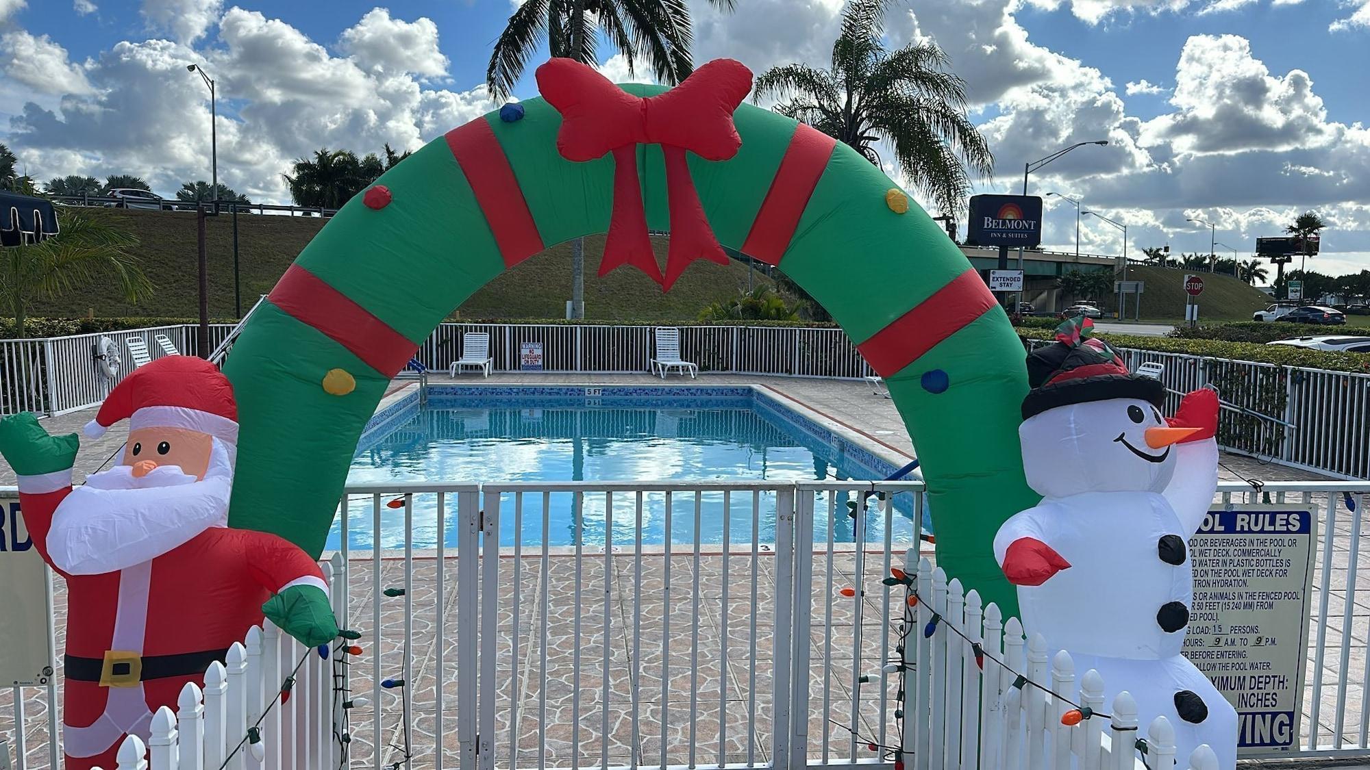 Vista Exterior Belmont Inn & Suites