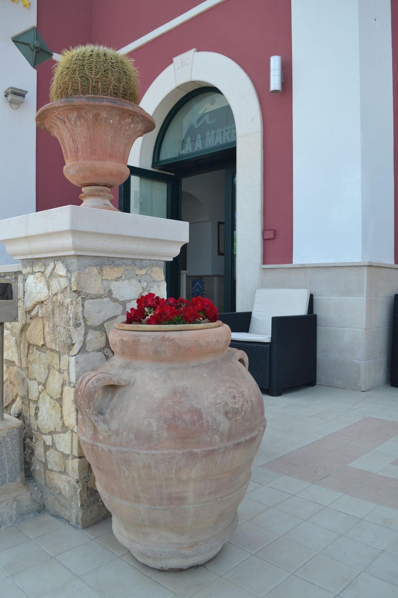 Vista Exterior Albergo Residence Villa a Mare