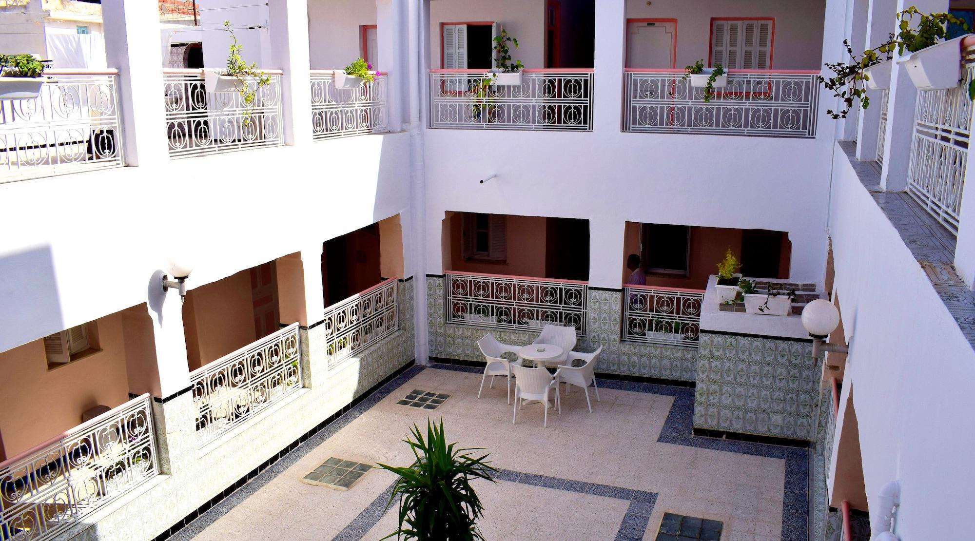 Vista Exterior Hotel Paris