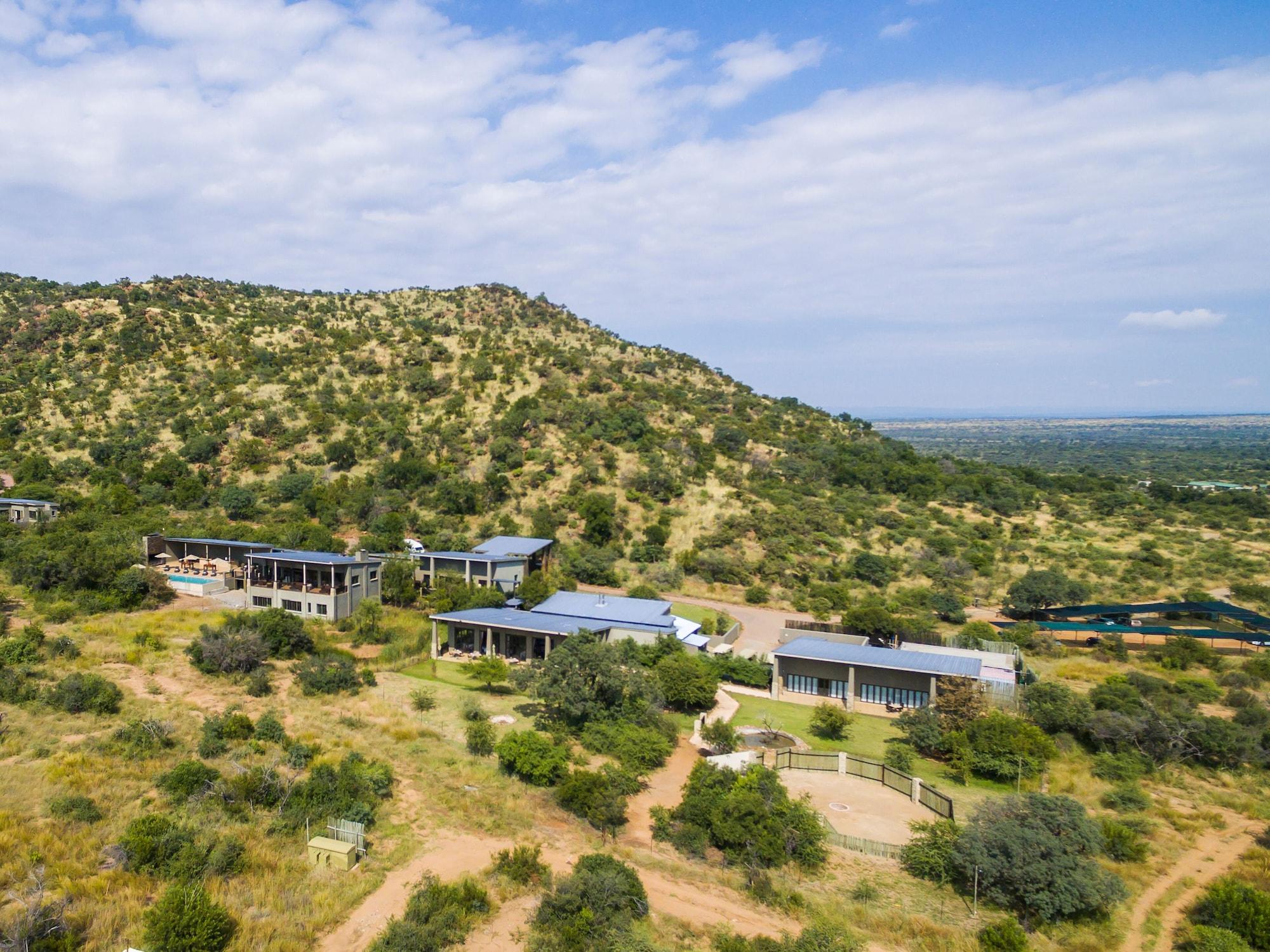 Vista Exterior Shepherd's Tree Game Lodge