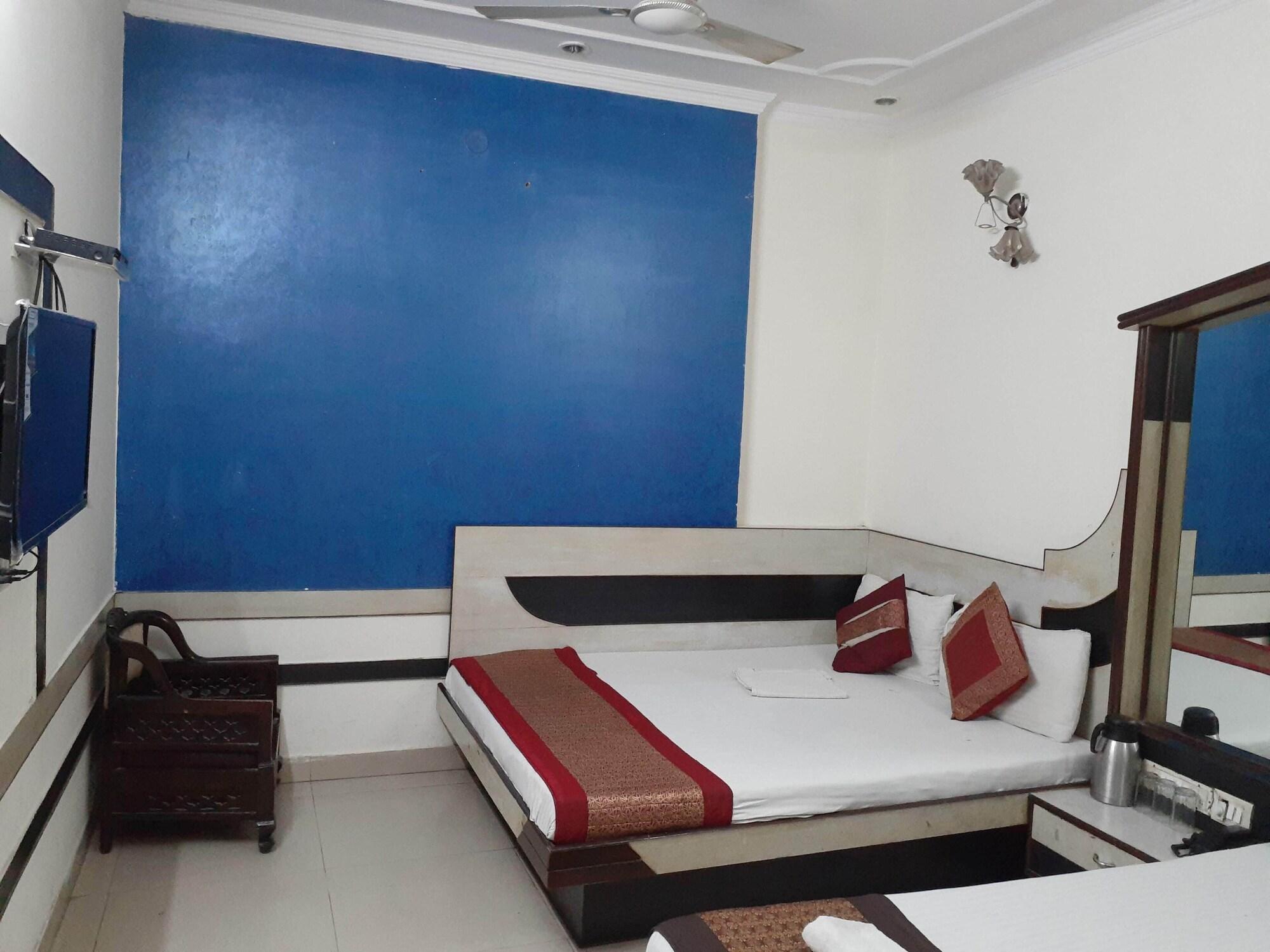 Equipamiento de Habitación Snow white DX at New Delhi Railway Stn