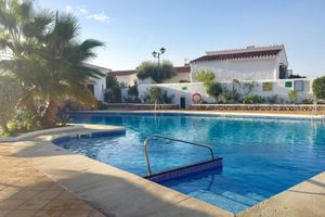 Alquiler Vacacional - Perfect pool location in beautiful Capistrano village in Nerja