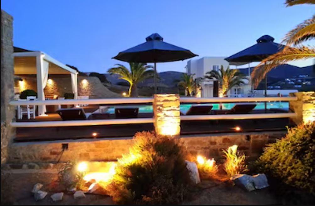 Vista Exterior Polis of Naxos Stylish Suites
