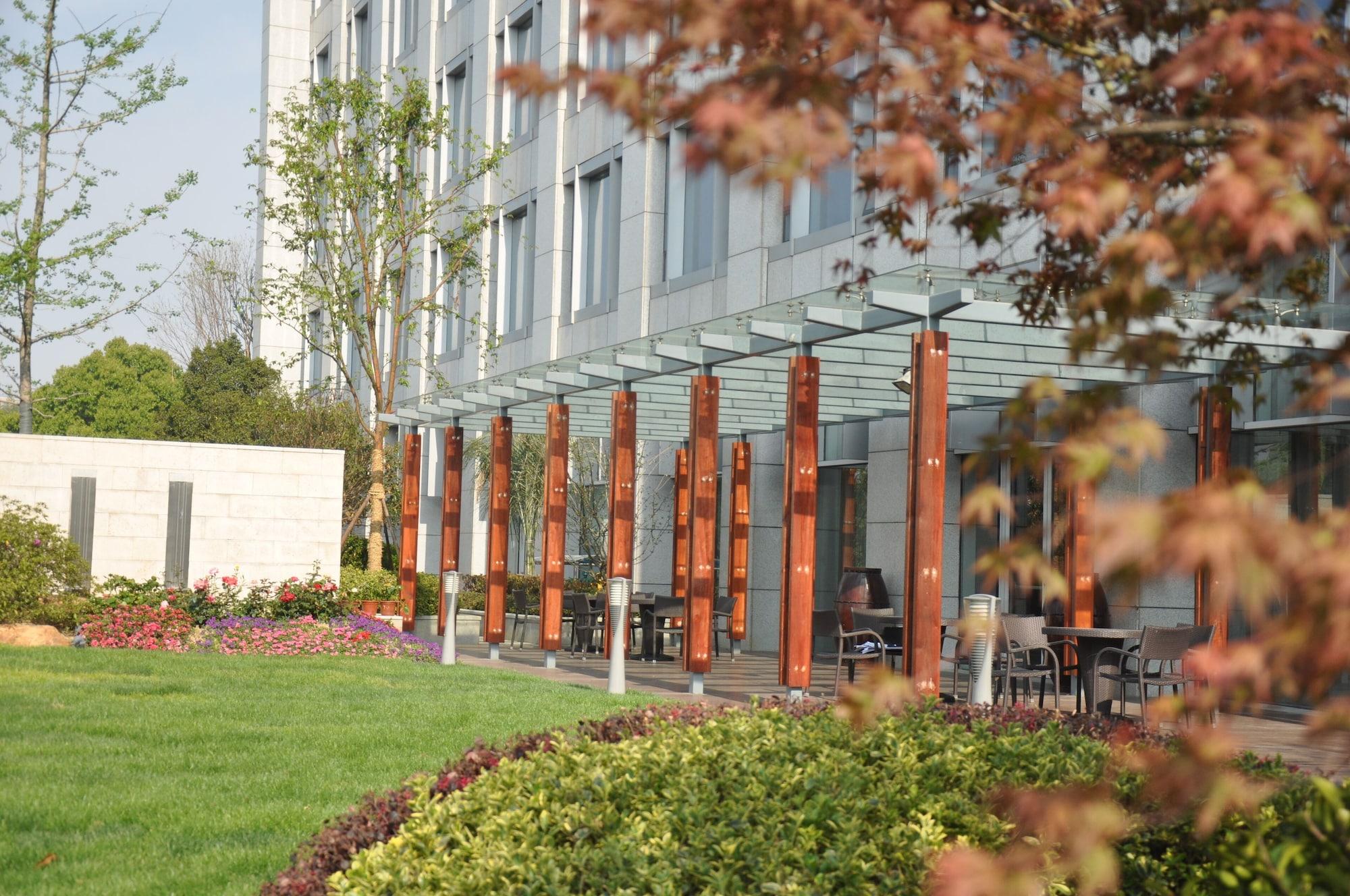 Vista Exterior Crowne Plaza Nanjing Jiangning by IHG