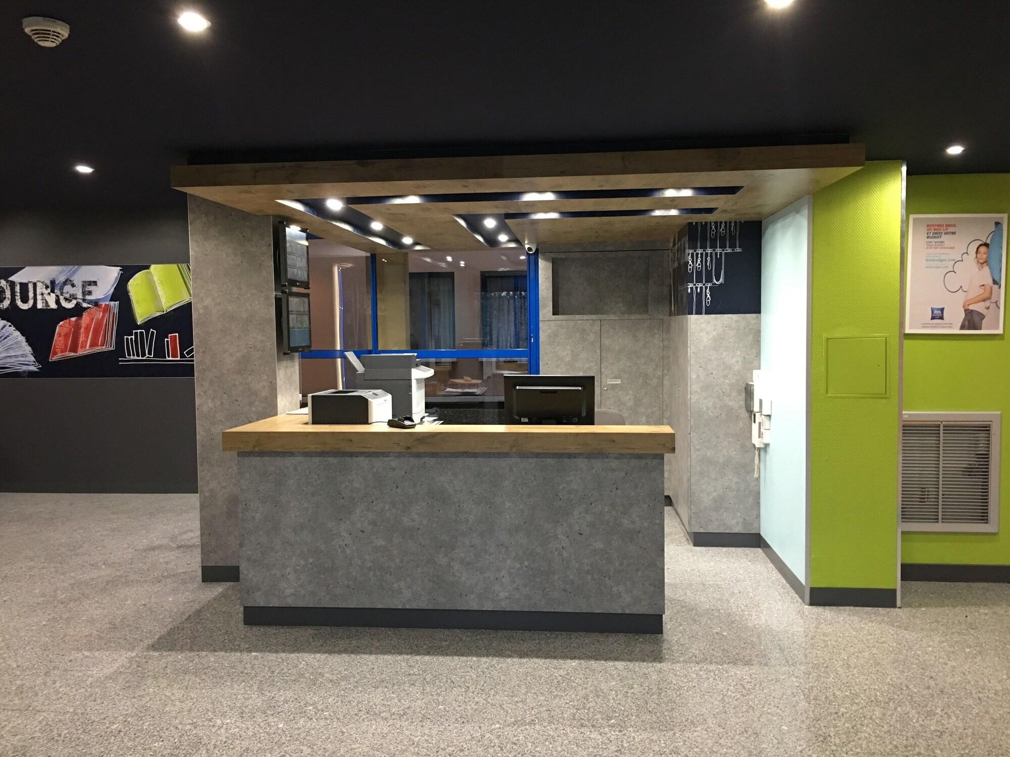 Vista Lobby ibis budget Bobigny Pantin