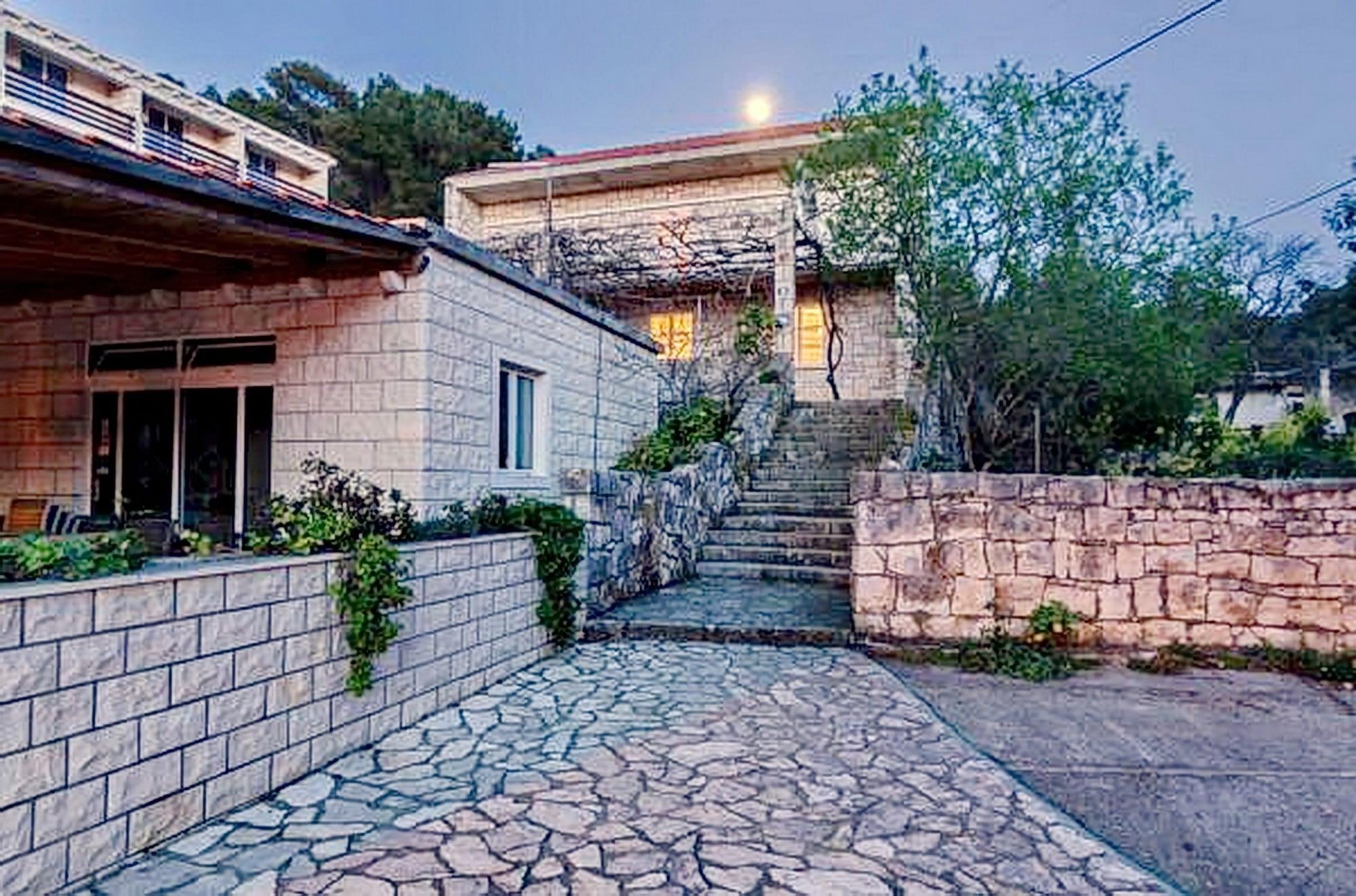 Varios Guest House Kiko