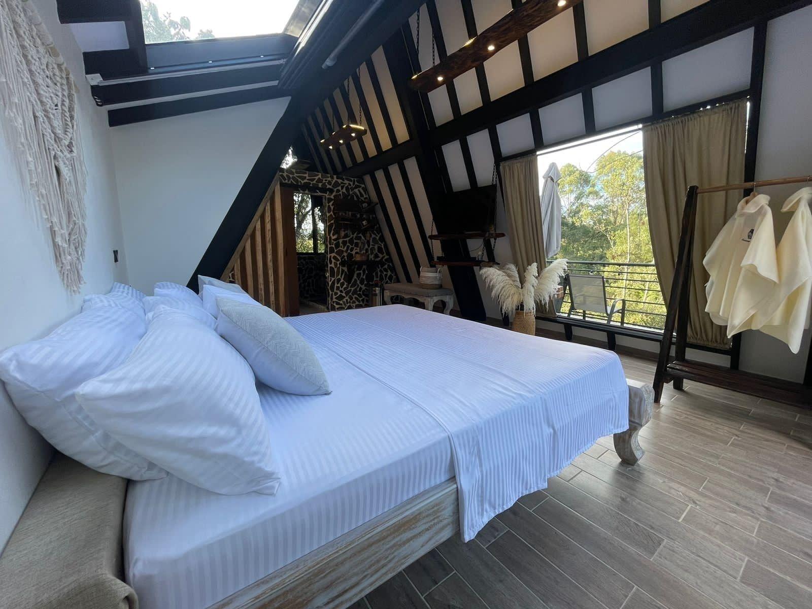 Varios Ecoluxury glamping