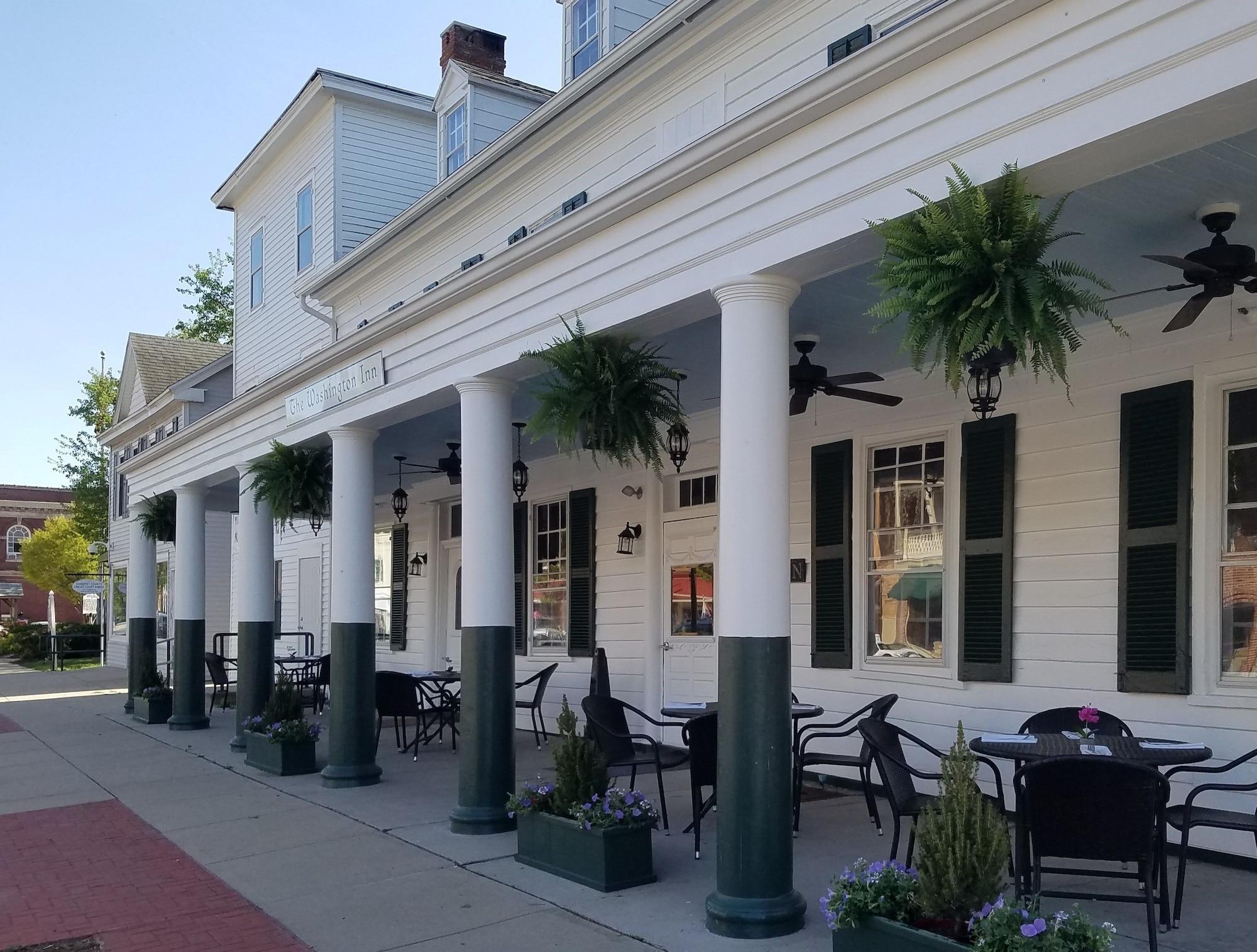 Vista Exterior Washington Inn and Tavern