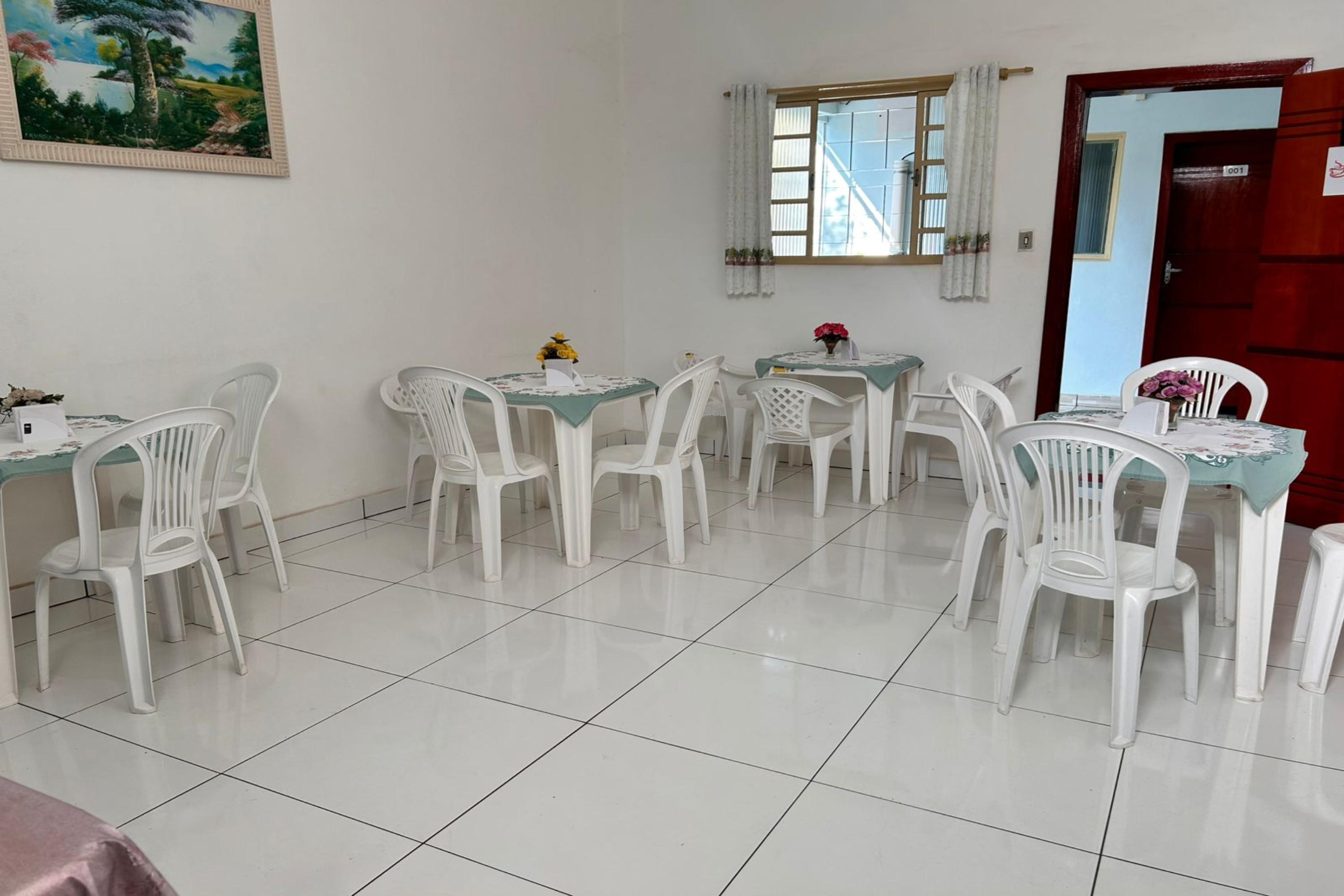 Restaurant OYO Pousada Paraná, Cuiabá