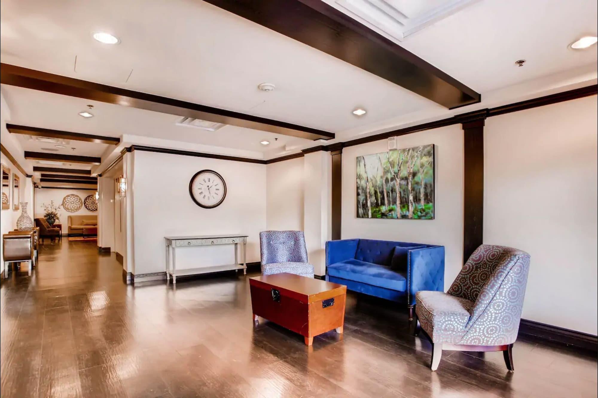 Vista Lobby Stay Together Suites