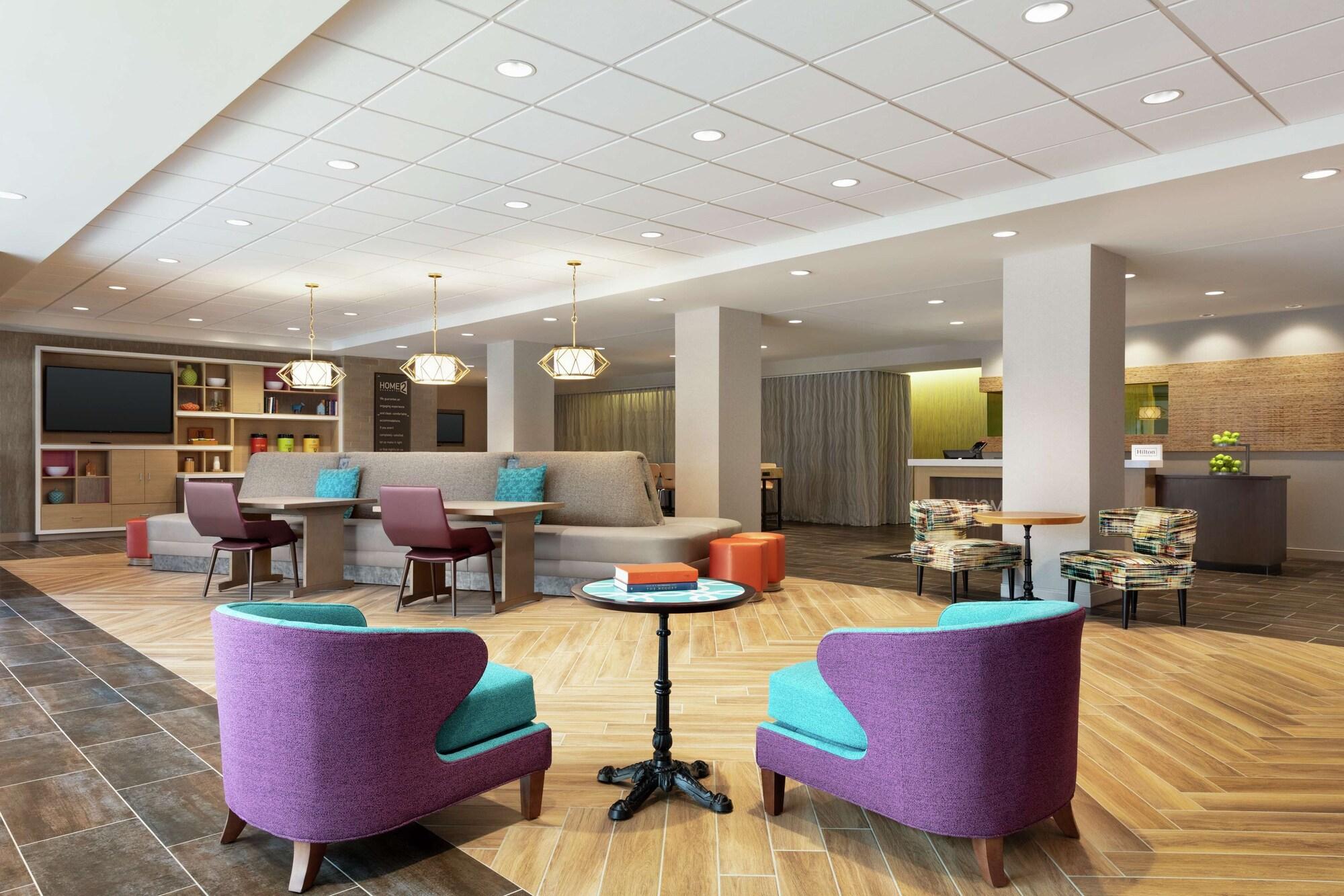 Vista Lobby Home2 Suites By Hilton Milwaukee West