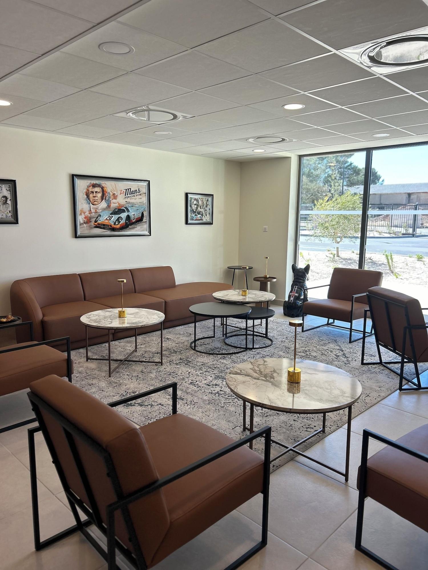 Vista Lobby Adonis le Castellet