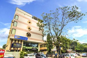 Alojamiento - FabHotel Amrit Residency