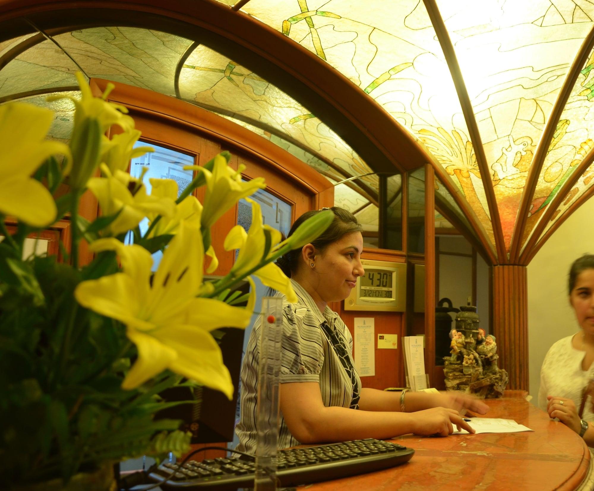 Vista Lobby Sea Palace Hotel