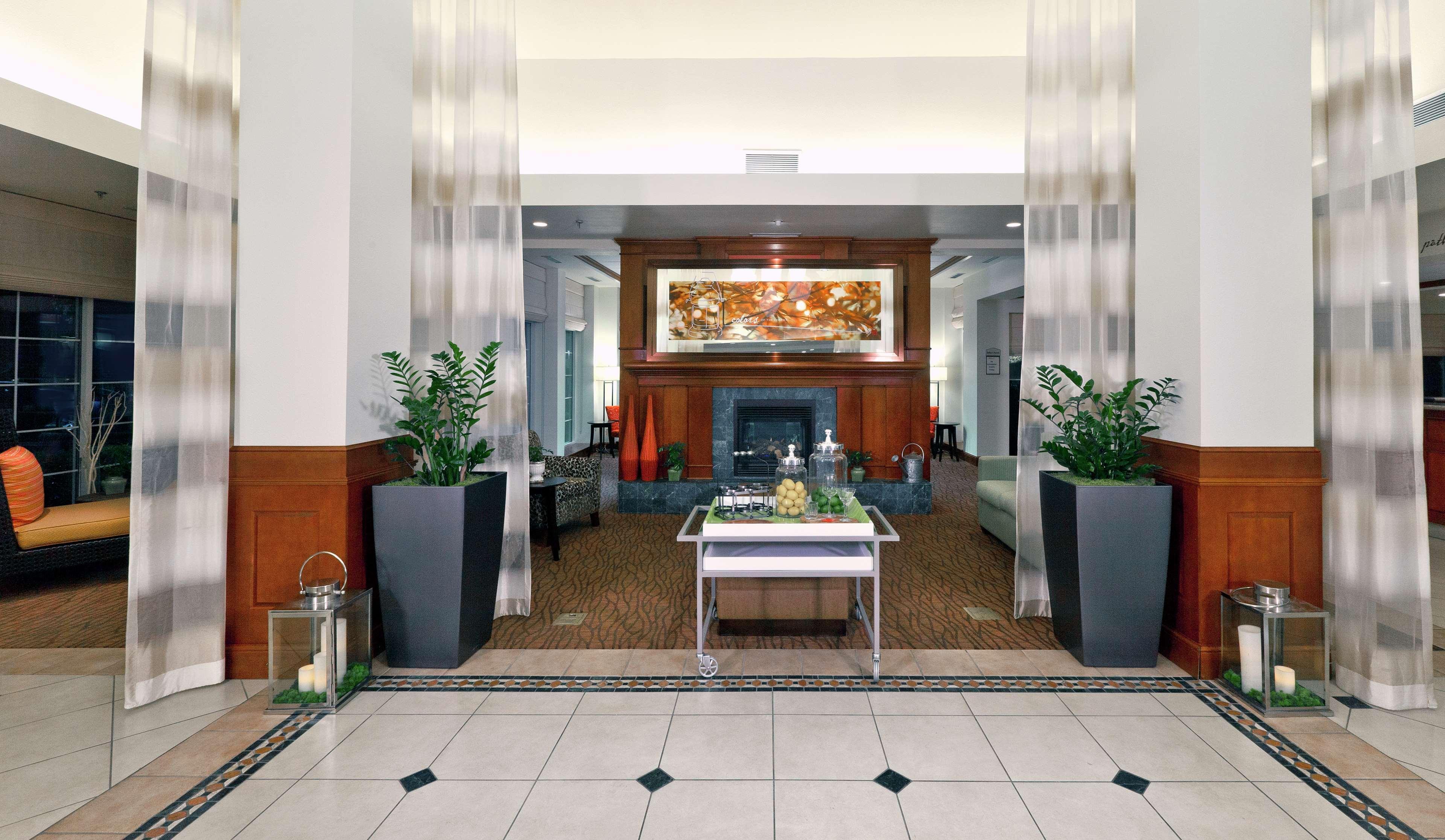 Vista Lobby Hilton Garden Inn Ontario/Rancho Cucamonga