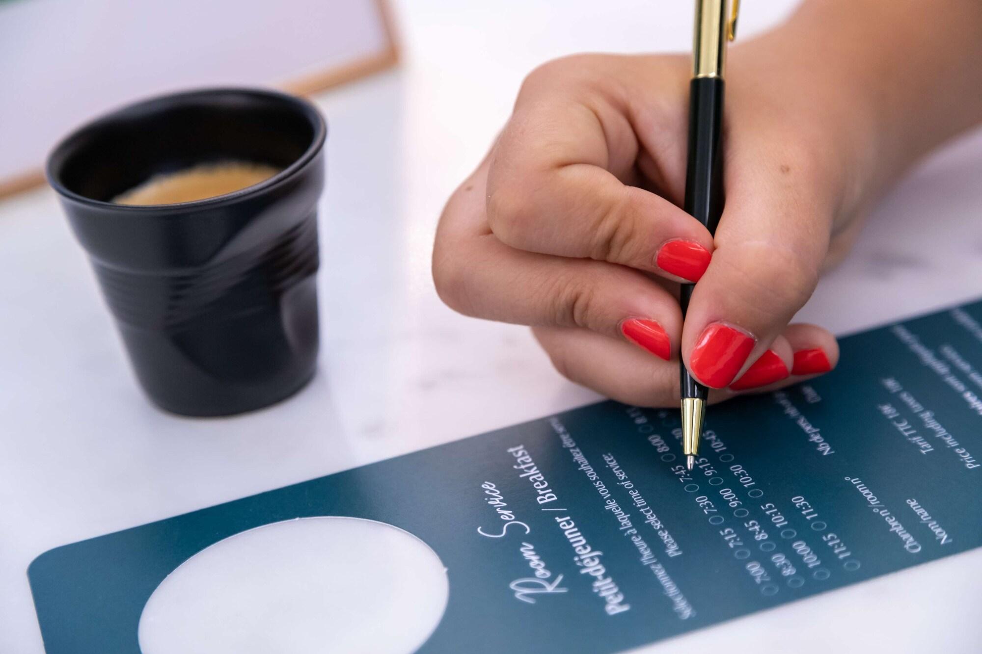 Set de Habitación Hotel Camille Paris Gare de Lyon, Tapestry Collection by Hilton