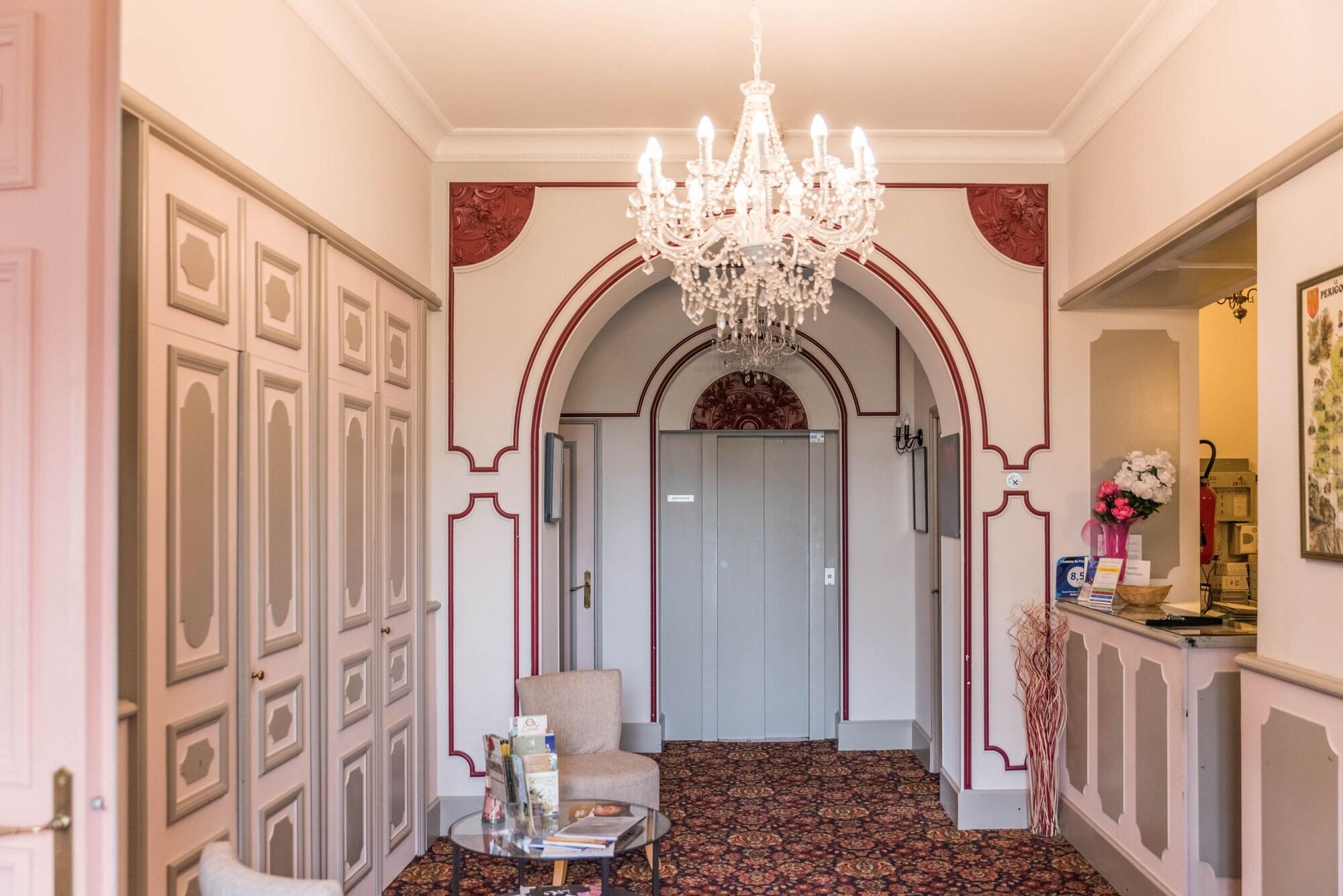 Vista Lobby Château De Puy Robert