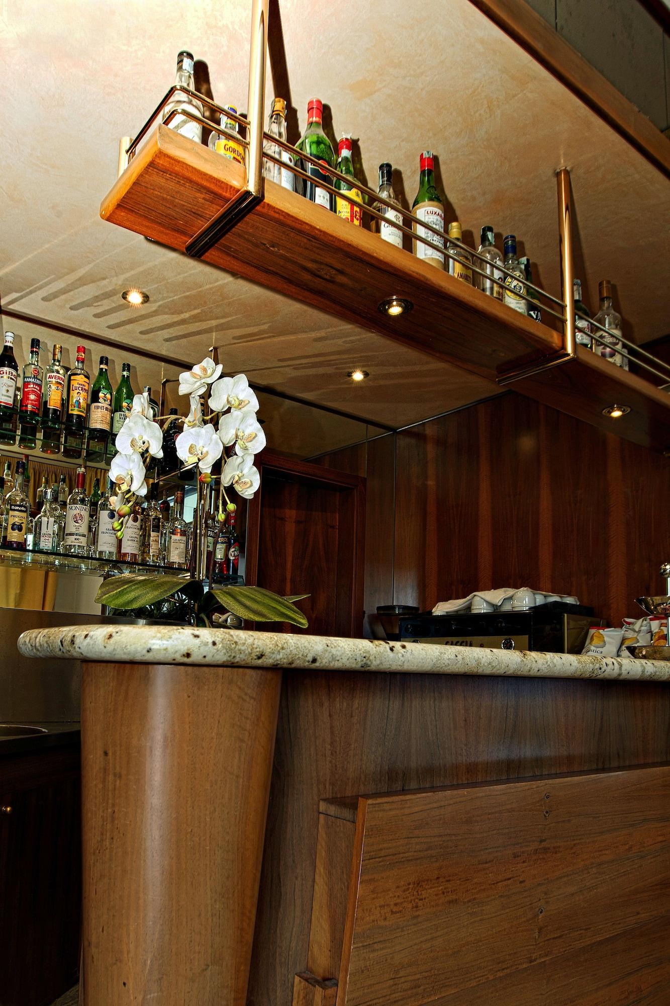Bar/Salón Hotel Garibaldi