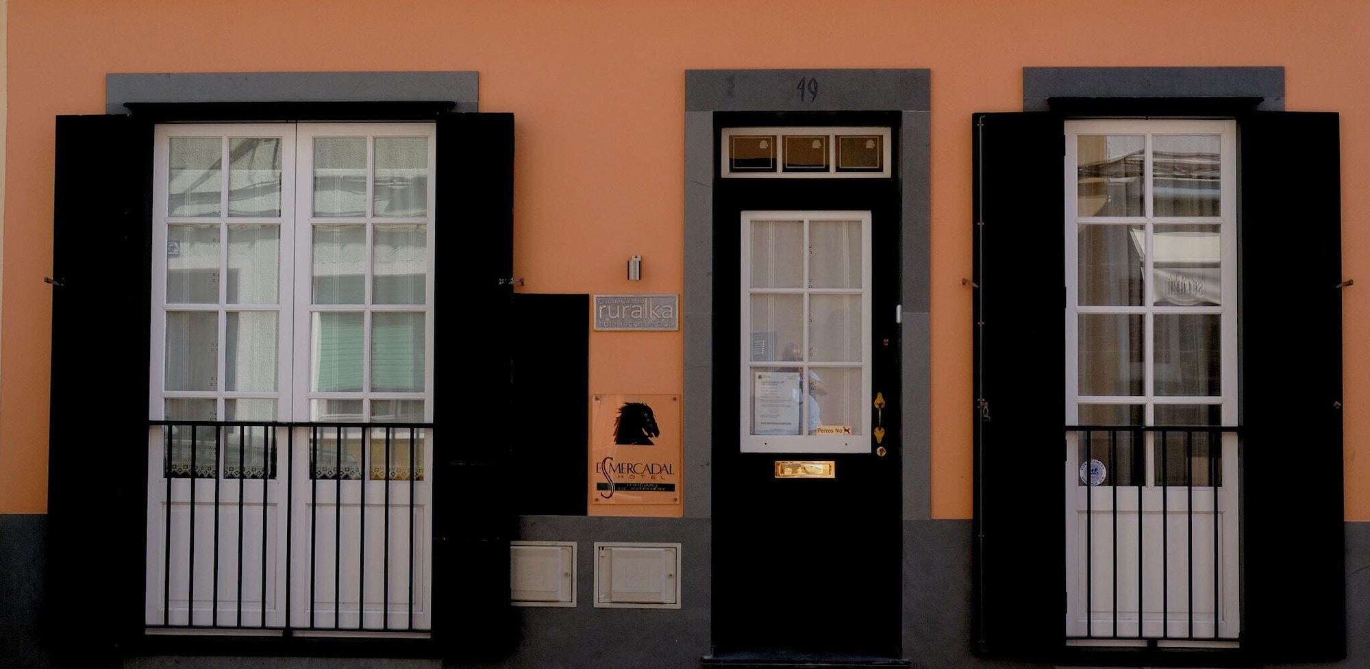 Vista Exterior Hotel Es Mercadal