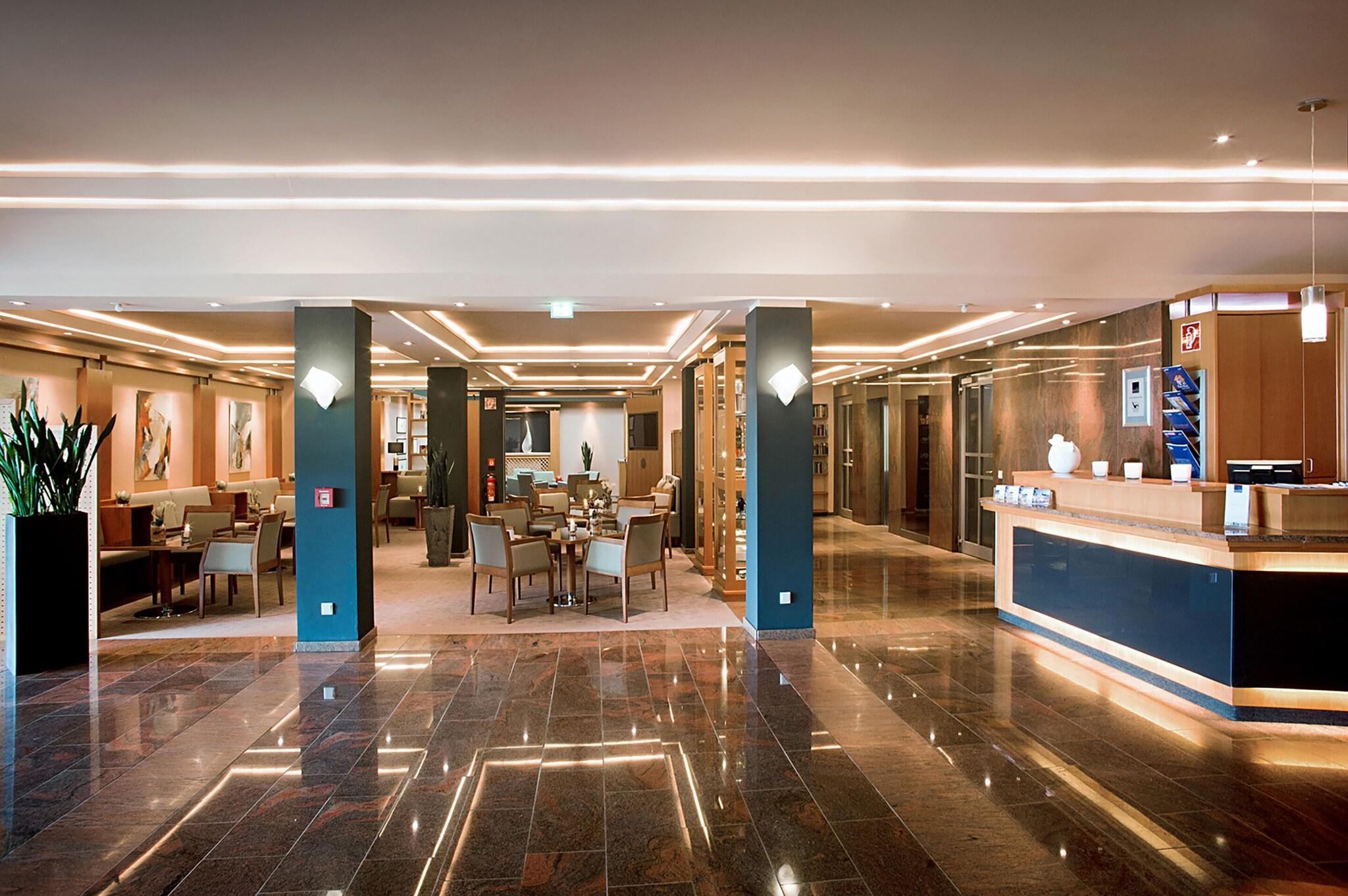 Vista Lobby Parkhotel Berghoelzchen