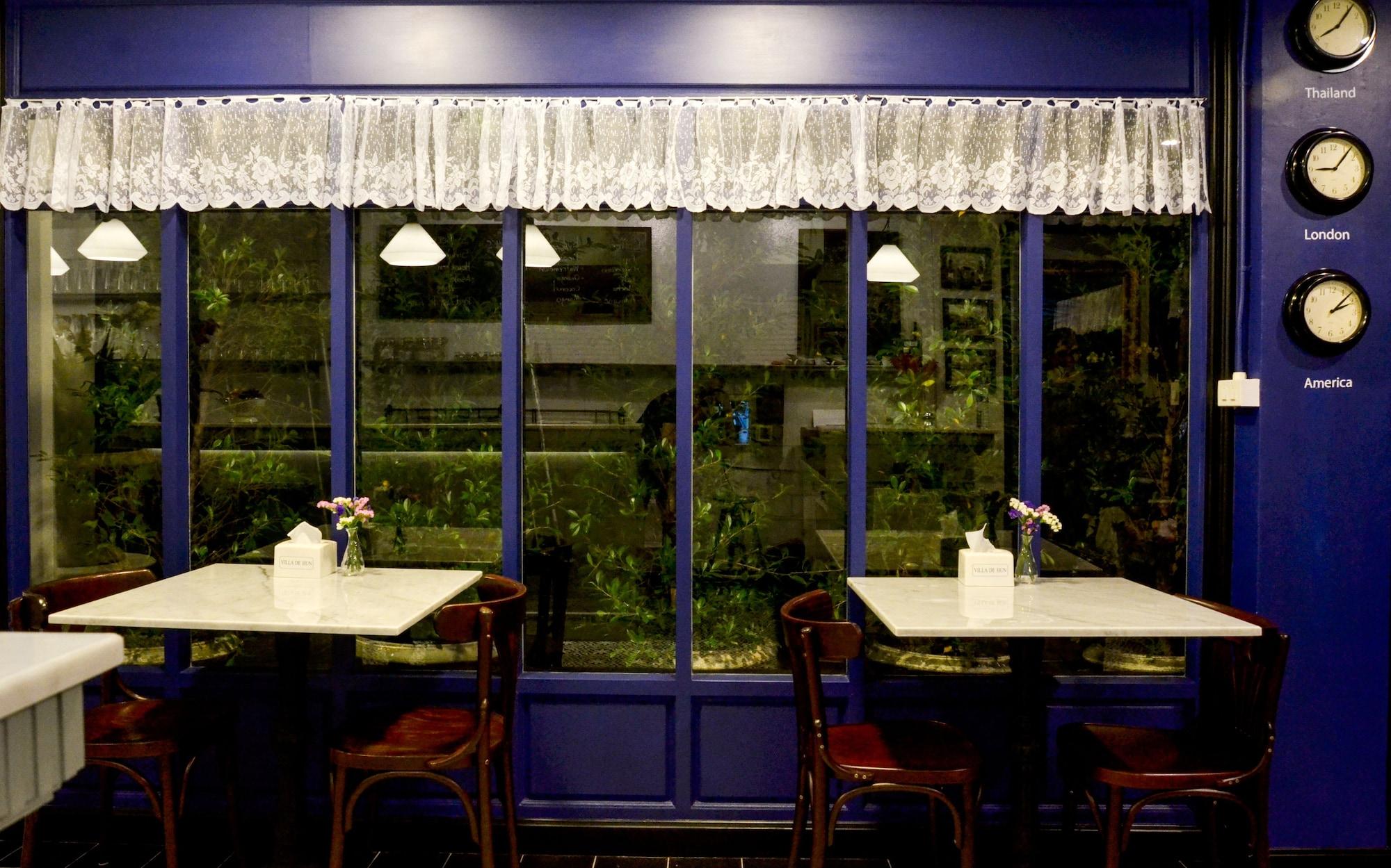 Restaurant OYO 899 Villa De Hun