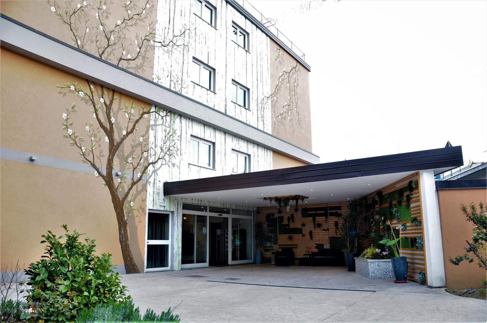 Vista Exterior Hotel Sonia