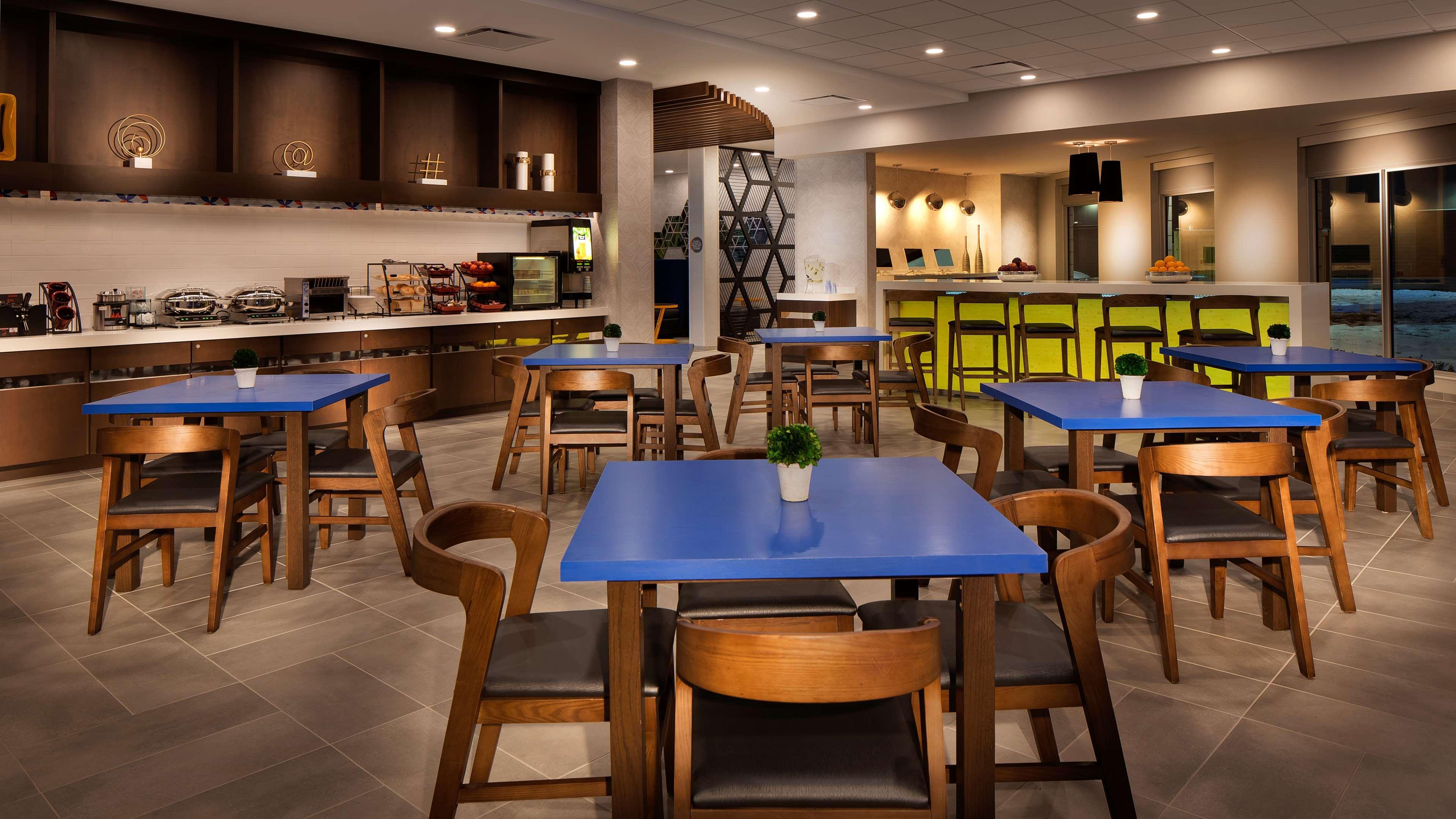 Restaurant GLō Best Western Kanata Ottawa West