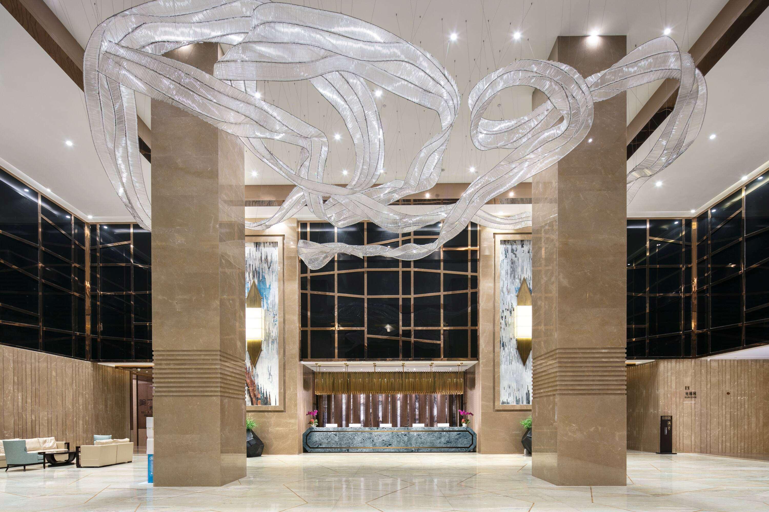 Vista Lobby Ramada by Wyndham Wuhan Dongxihu
